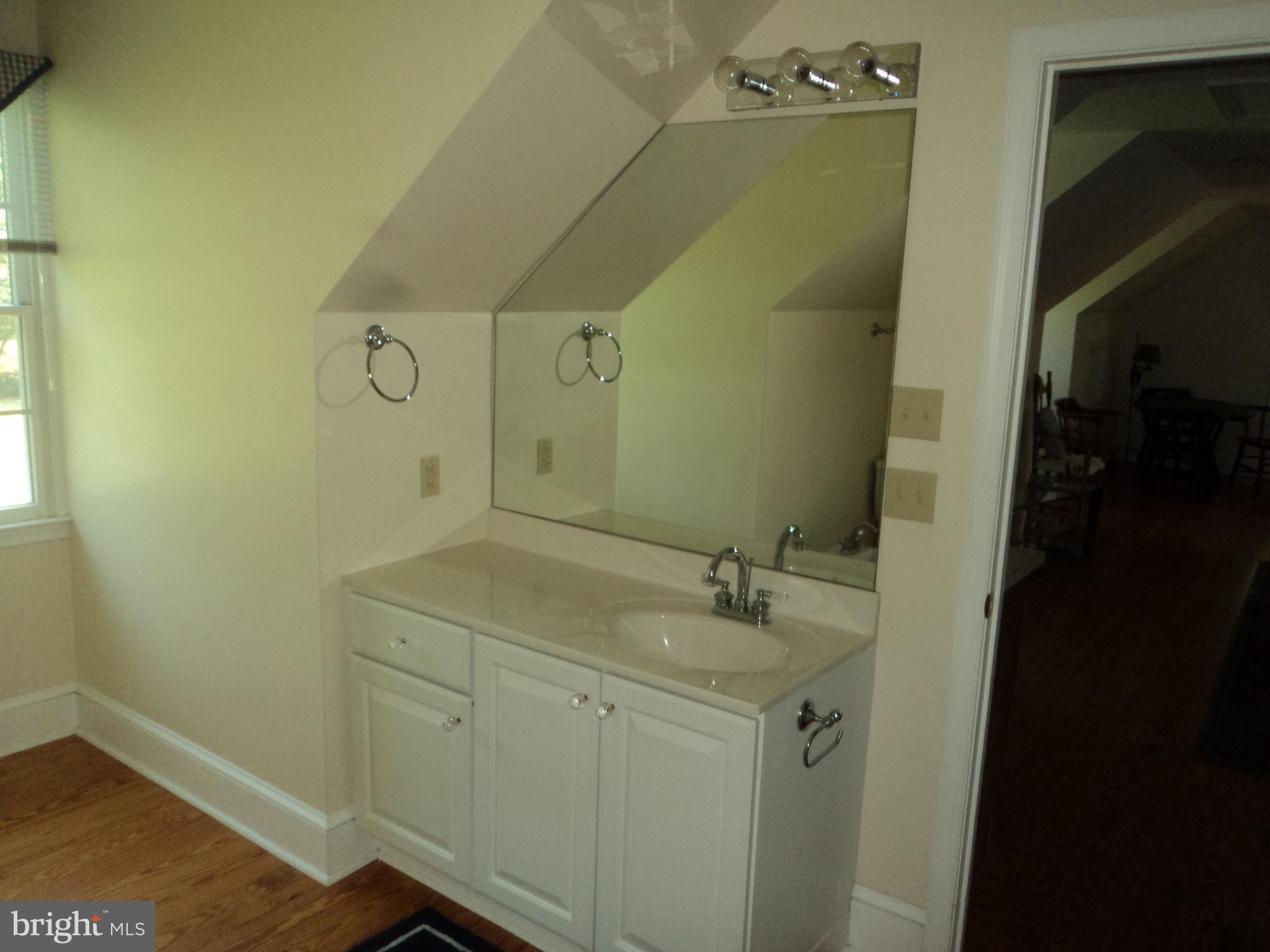 BELLEVUE - Residential Lease