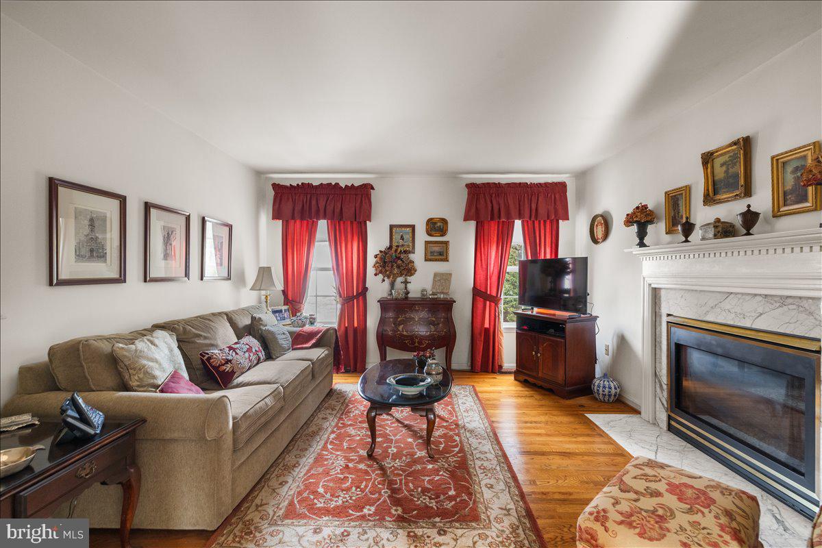 SARATOGA MEADOWS - Residential