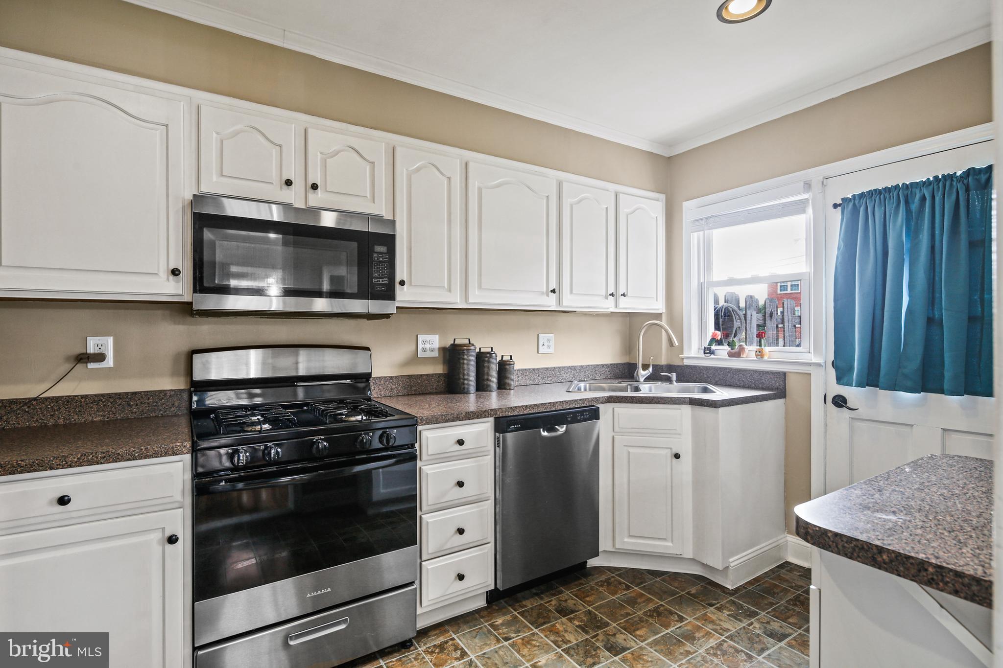 IDLEWOOD - Residential