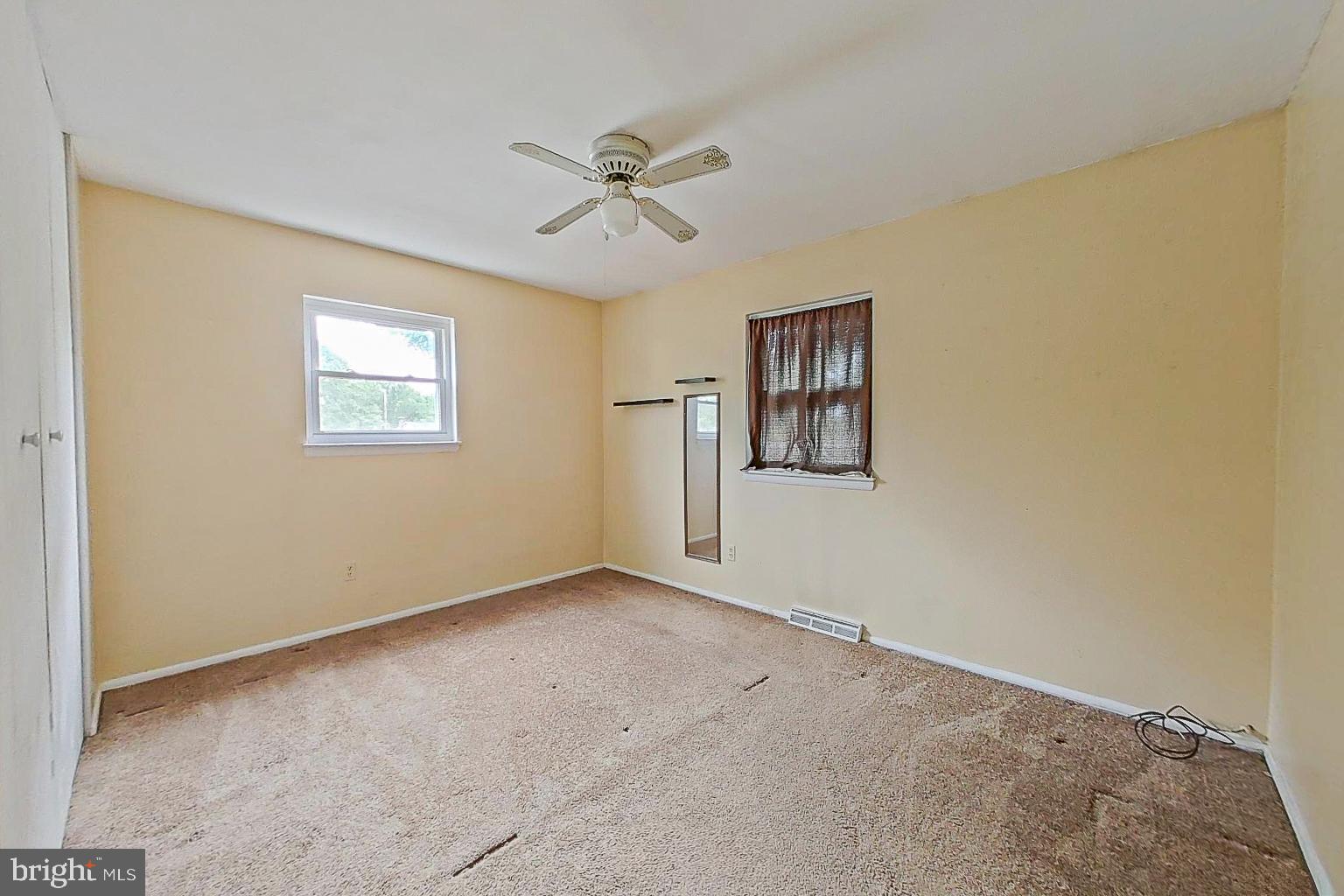 CAPITAL ESTATES - Residential