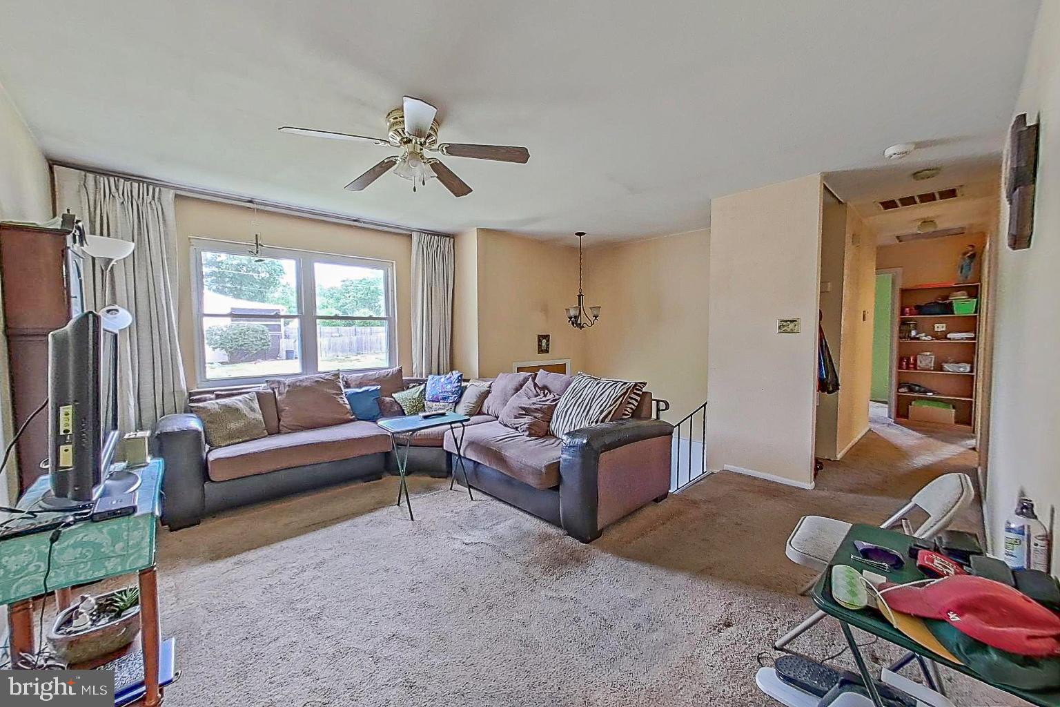CAPITAL ESTATES - Residential