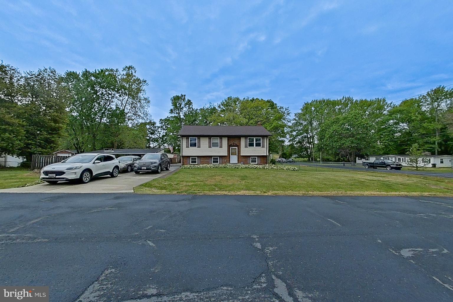 CAPITAL ESTATES - Residential