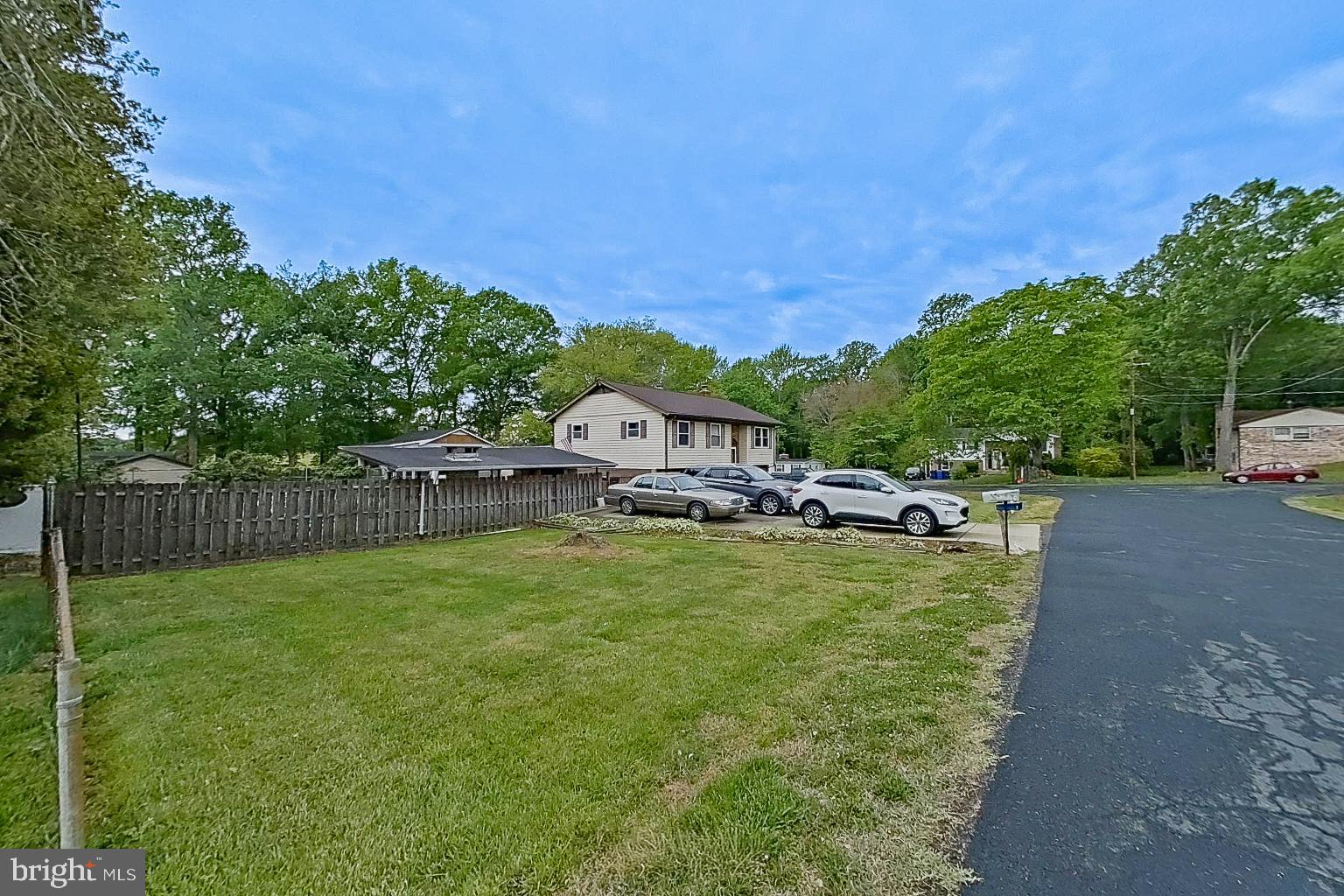 CAPITAL ESTATES - Residential