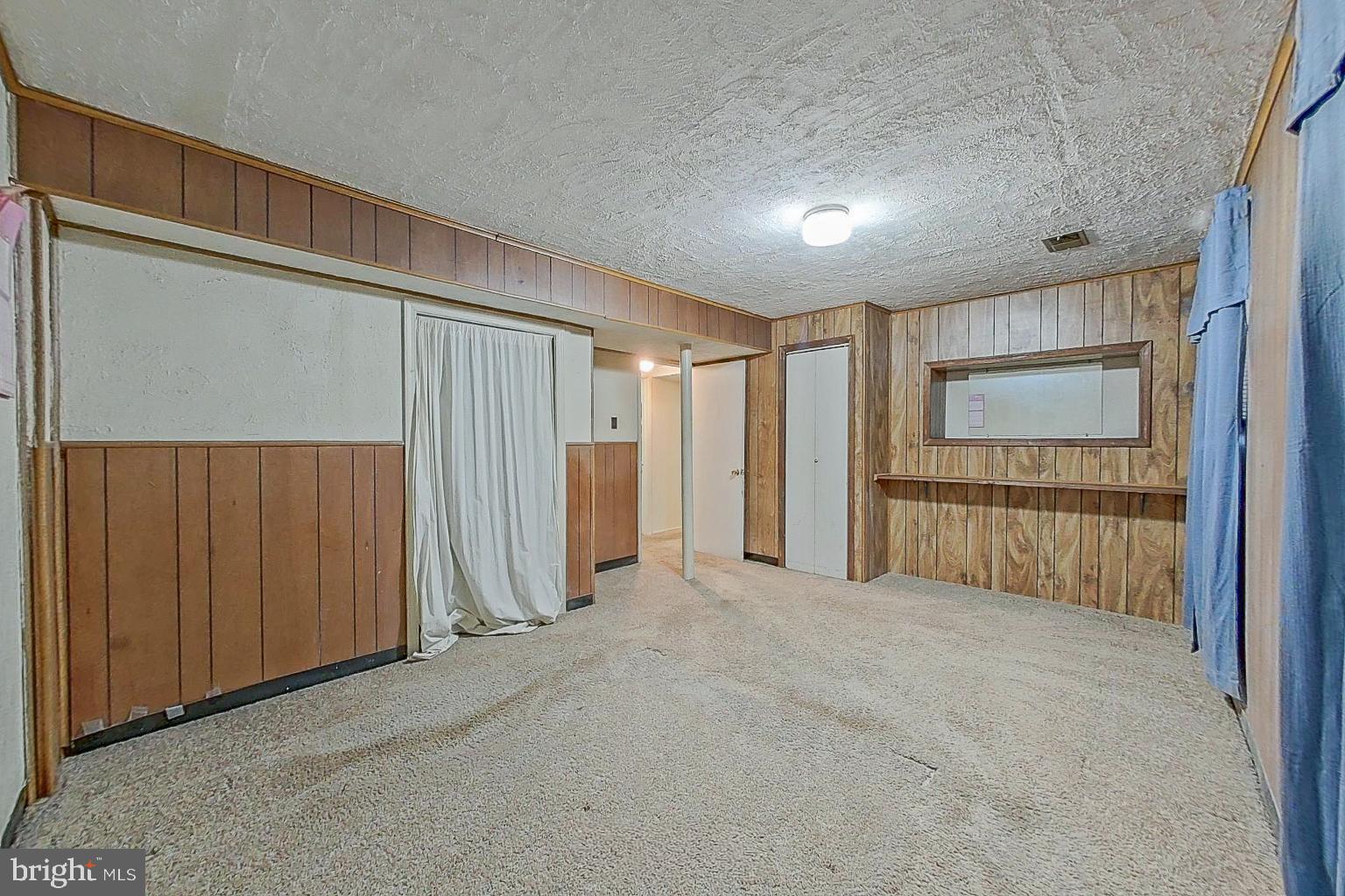 CAPITAL ESTATES - Residential