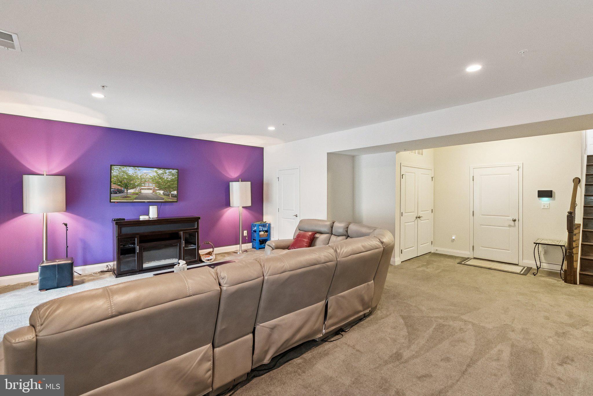 MARLBORO RIDGE - Residential