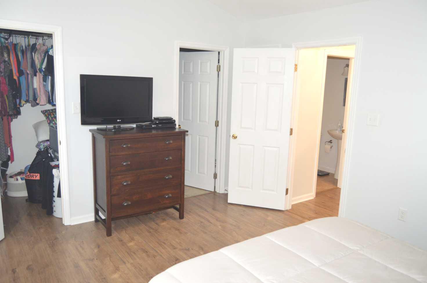 LAUREL SPRINGS - Residential