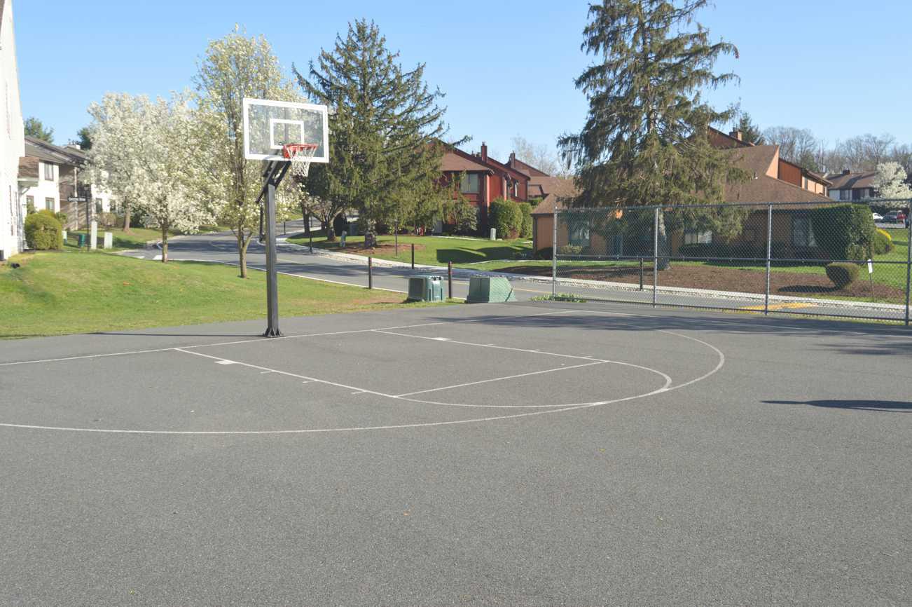 LAUREL SPRINGS - Residential