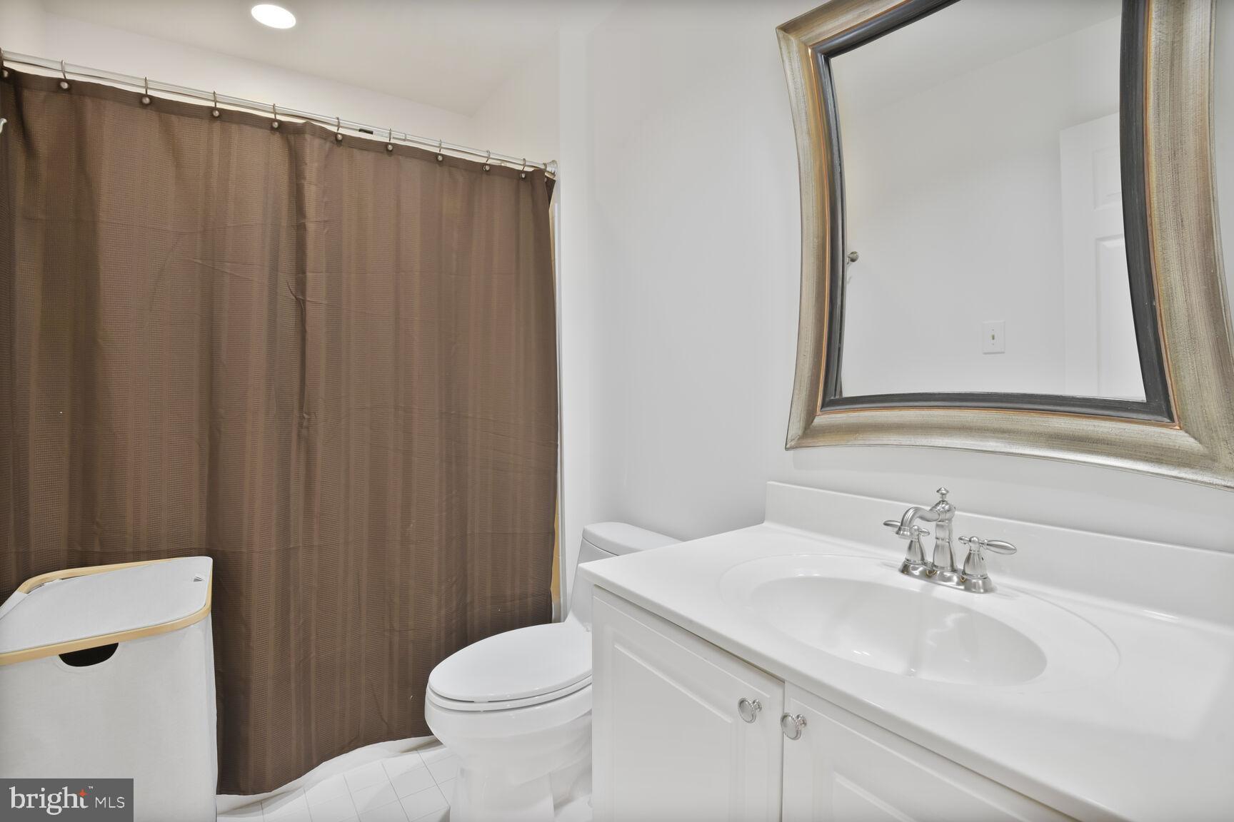 HALLOWELL - Residential