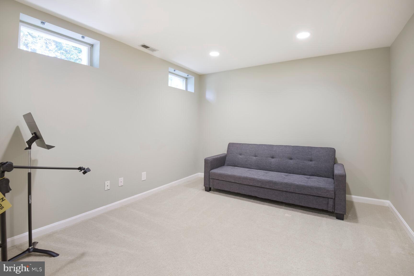 HALLOWELL - Residential