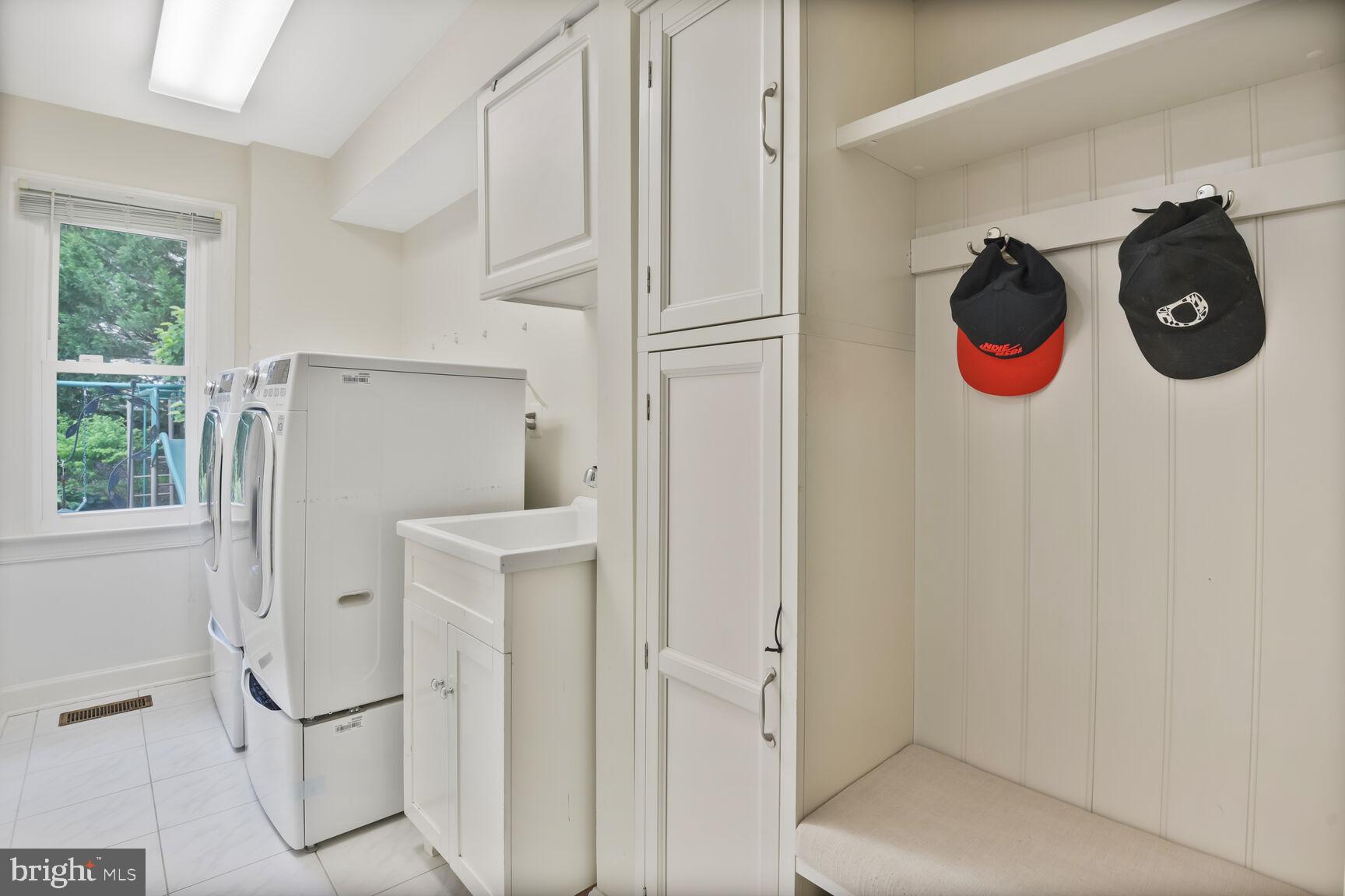 HALLOWELL - Residential