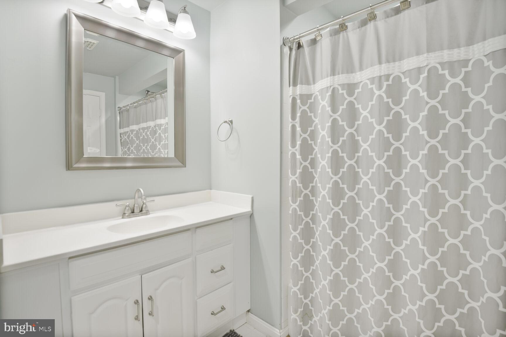 HALLOWELL - Residential