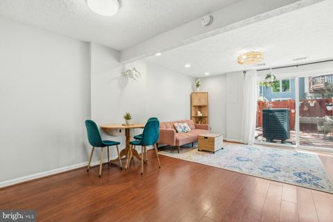 Tiny photo for 8621 Kenosha Court, LORTON, VA 22079 (MLS # VAFX2303374)