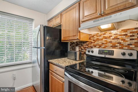 Tiny photo for 8621 Kenosha Court, LORTON, VA 22079 (MLS # VAFX2303374)