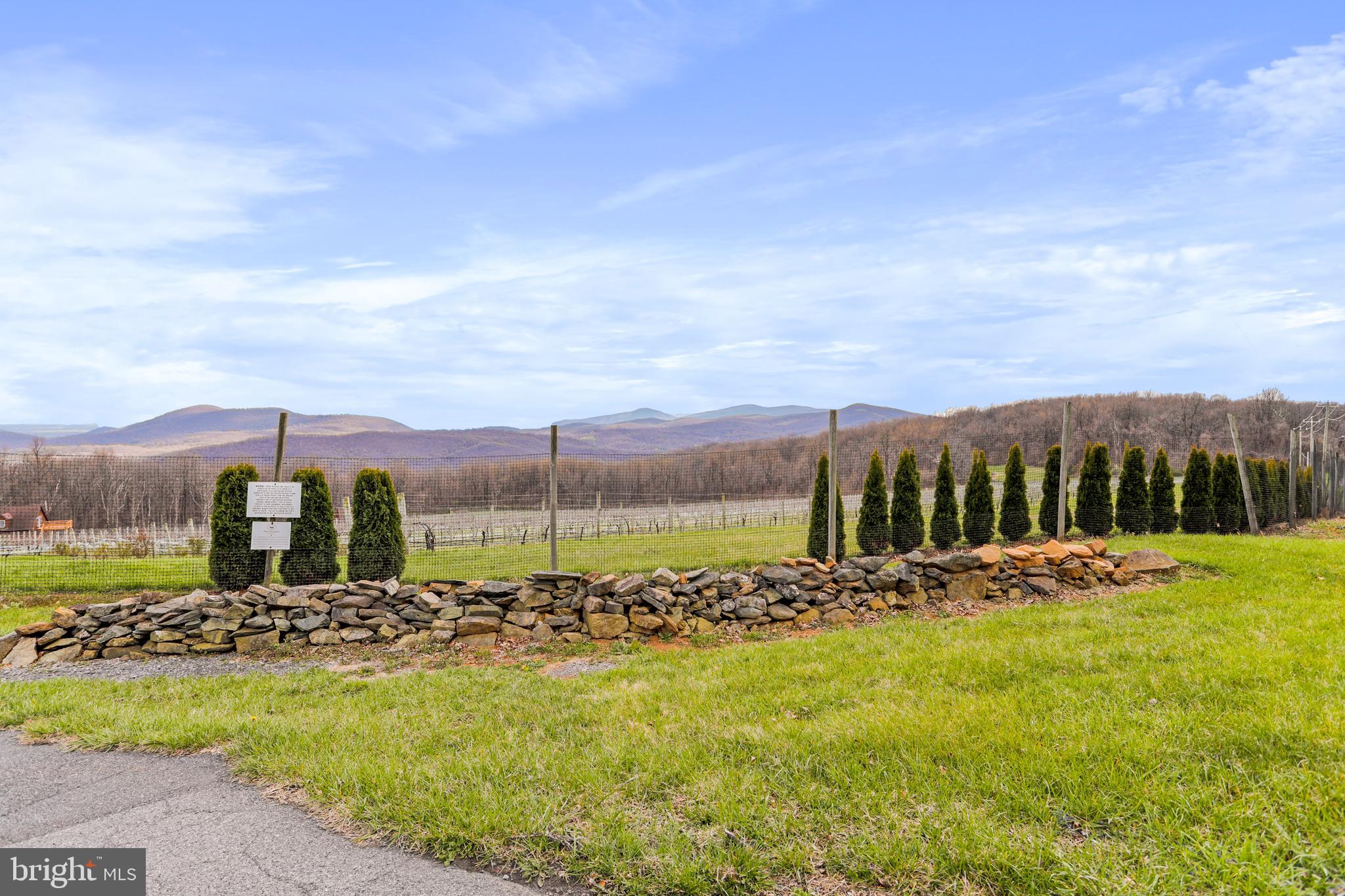 FREEZELAND MANOR - Residential