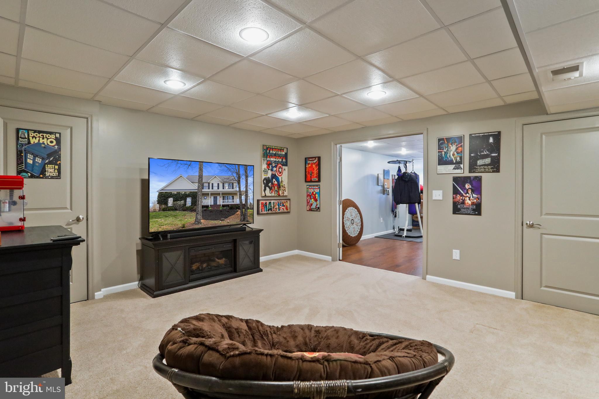 FREEZELAND MANOR - Residential