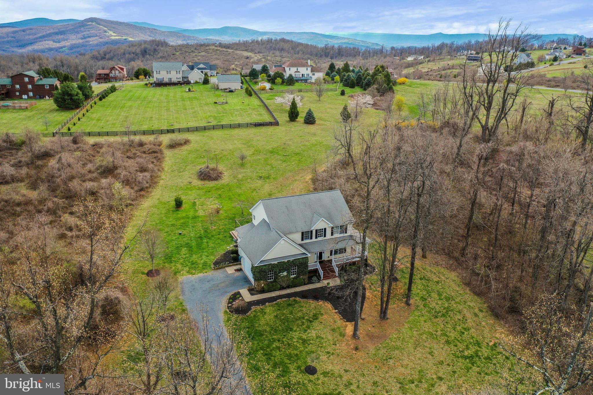 FREEZELAND MANOR - Residential