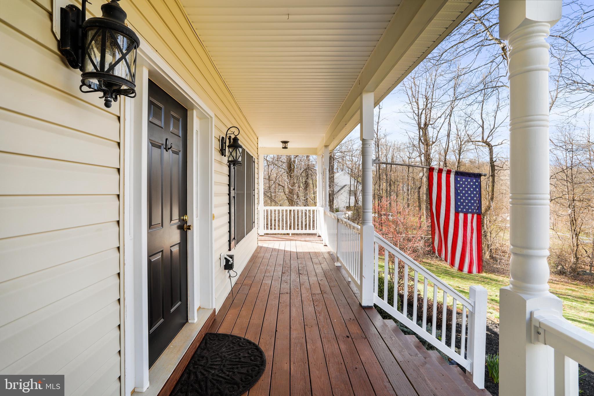 FREEZELAND MANOR - Residential