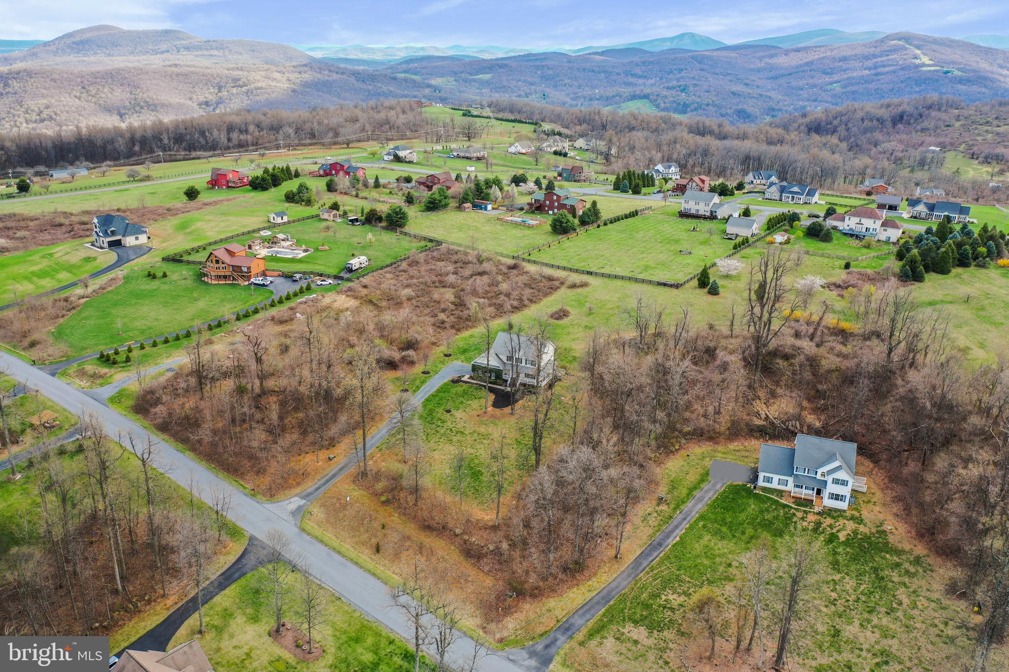 FREEZELAND MANOR - Residential