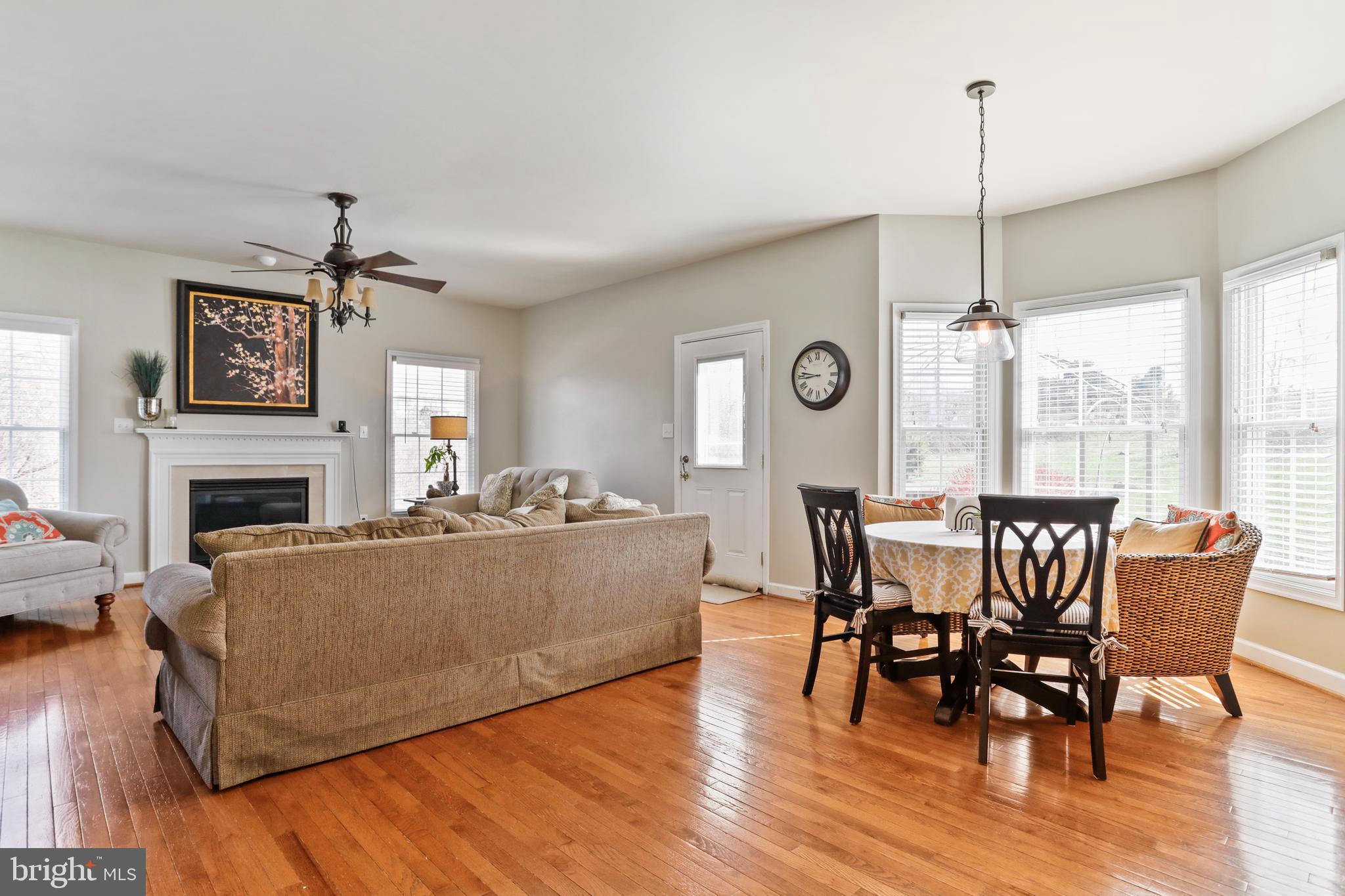 FREEZELAND MANOR - Residential