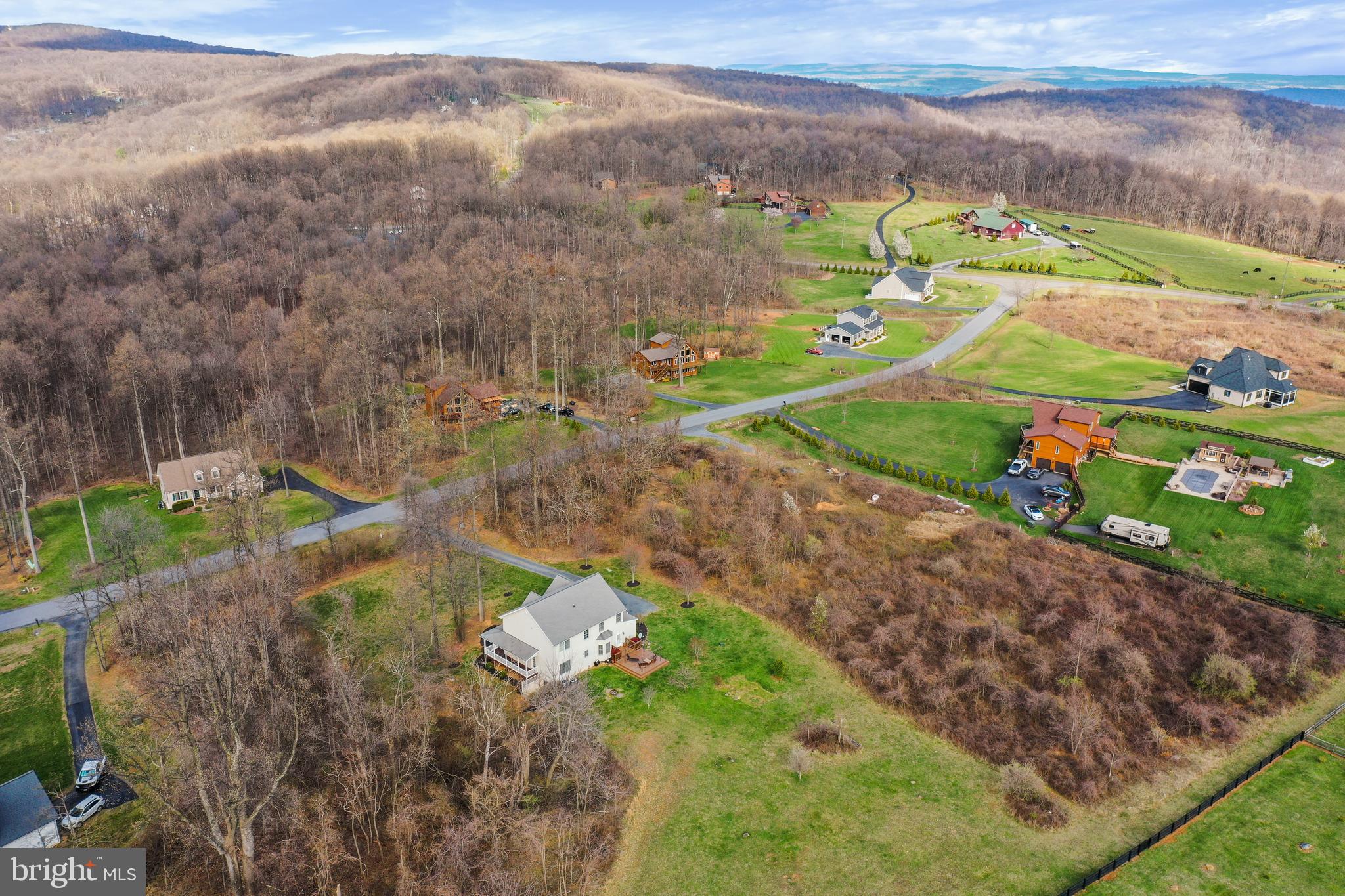 FREEZELAND MANOR - Residential