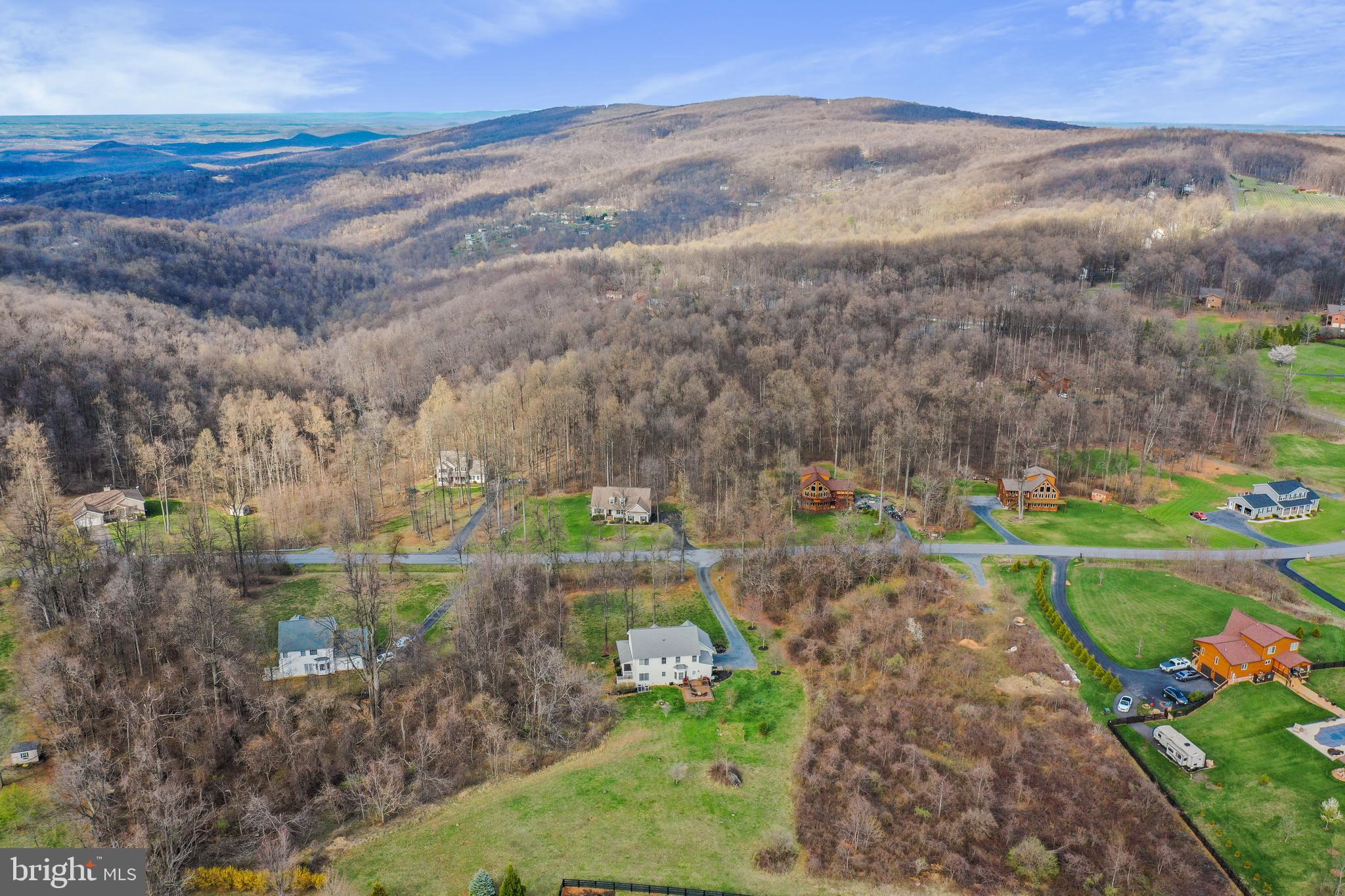 FREEZELAND MANOR - Residential