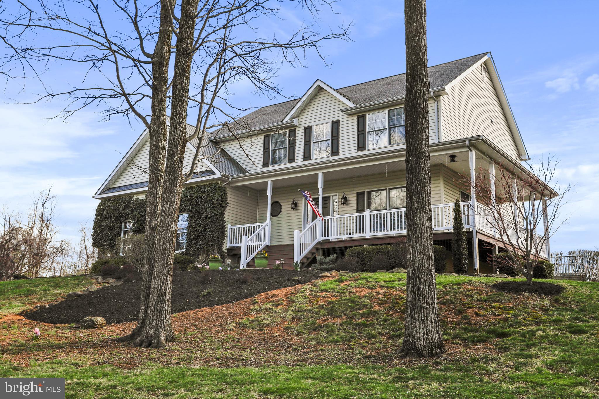 FREEZELAND MANOR - Residential