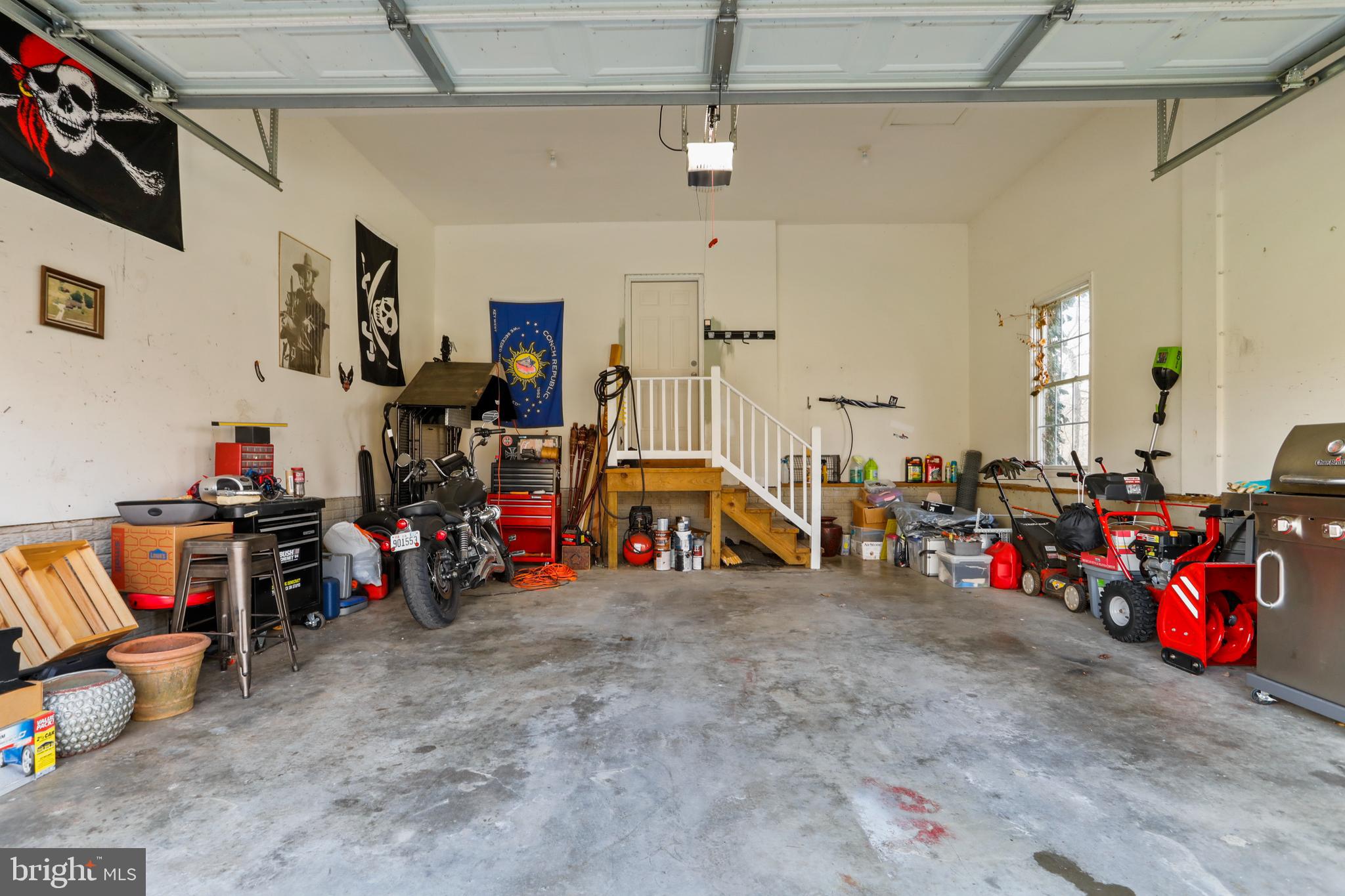 FREEZELAND MANOR - Residential