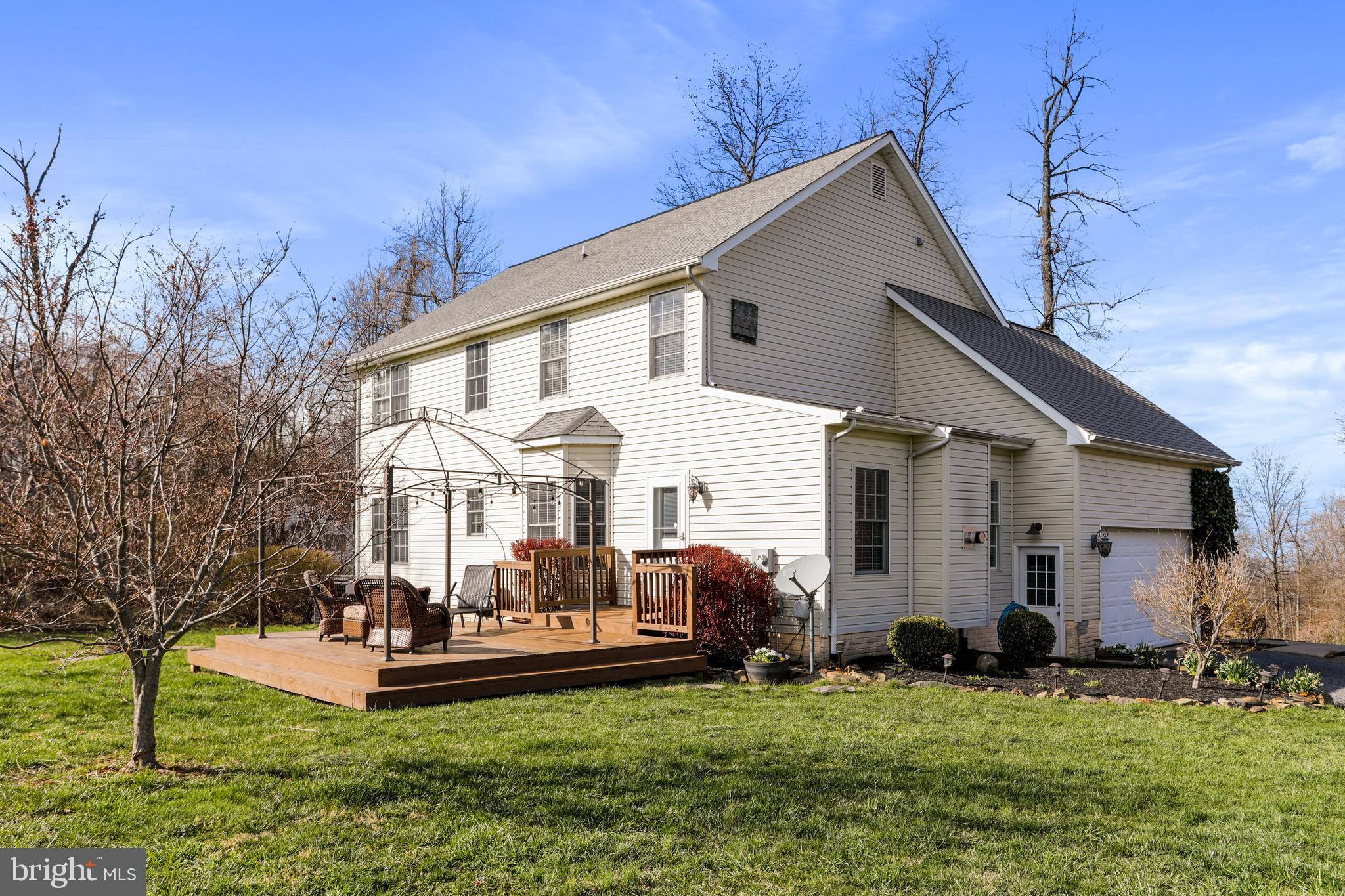 FREEZELAND MANOR - Residential