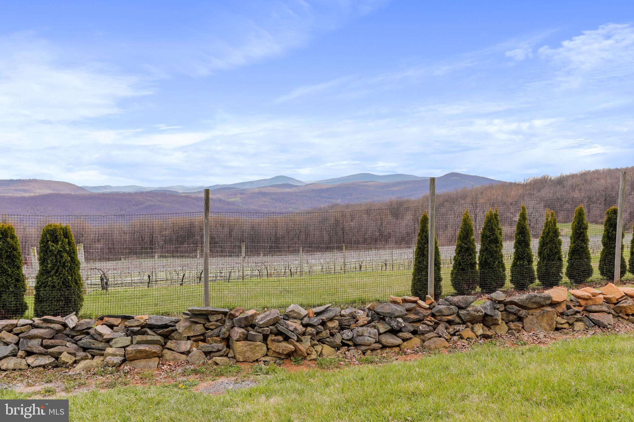 FREEZELAND MANOR - Residential