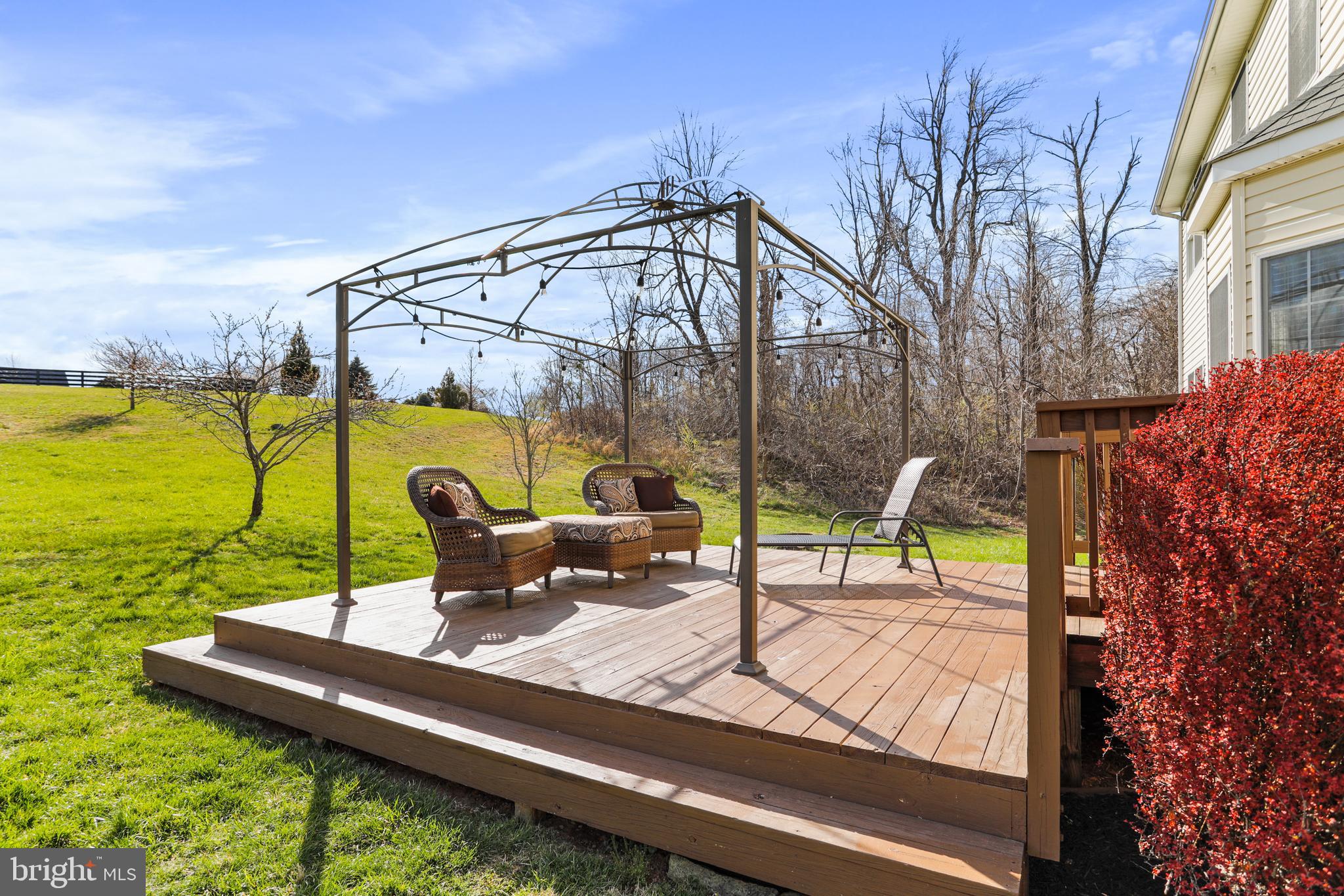 FREEZELAND MANOR - Residential