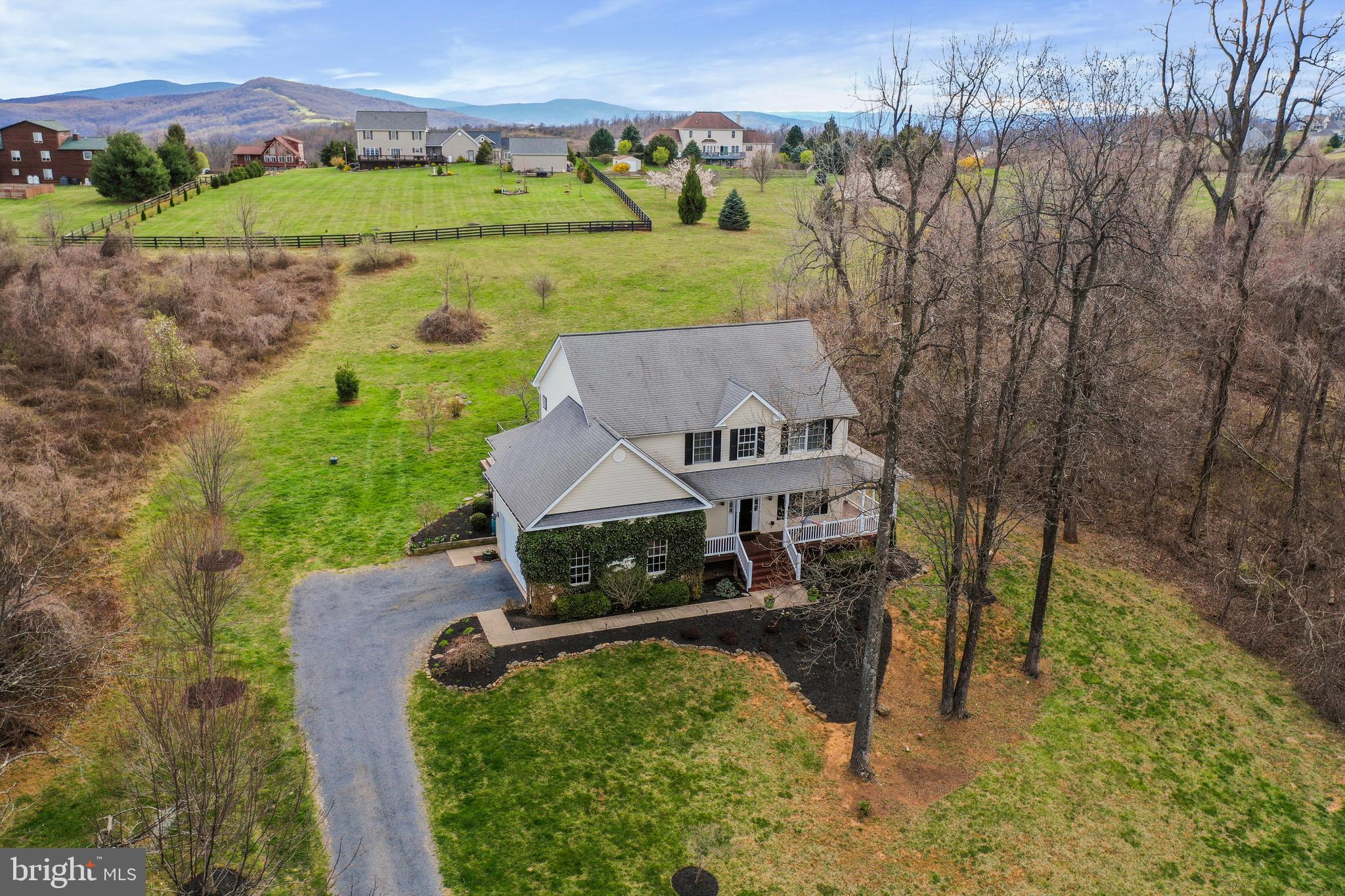 FREEZELAND MANOR - Residential