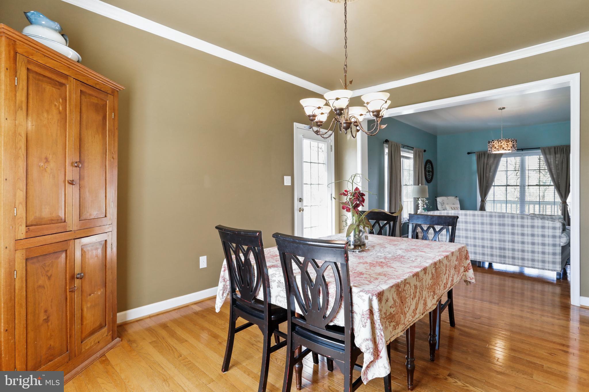 FREEZELAND MANOR - Residential