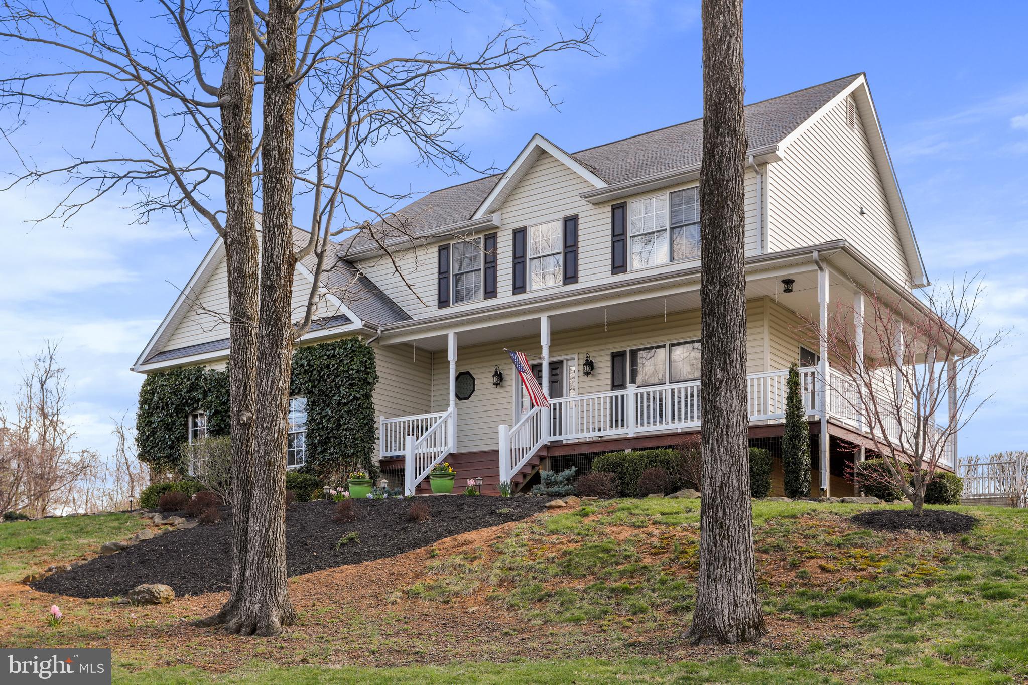 FREEZELAND MANOR - Residential