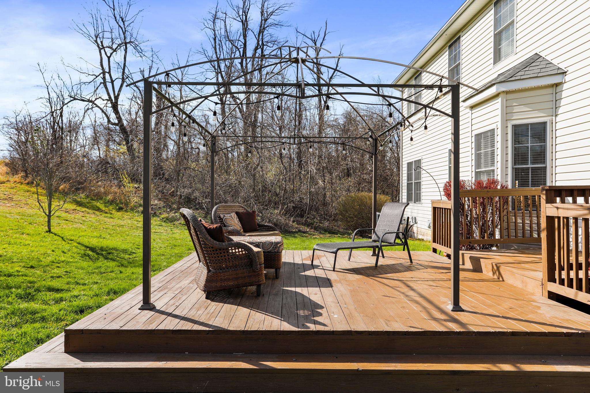 FREEZELAND MANOR - Residential