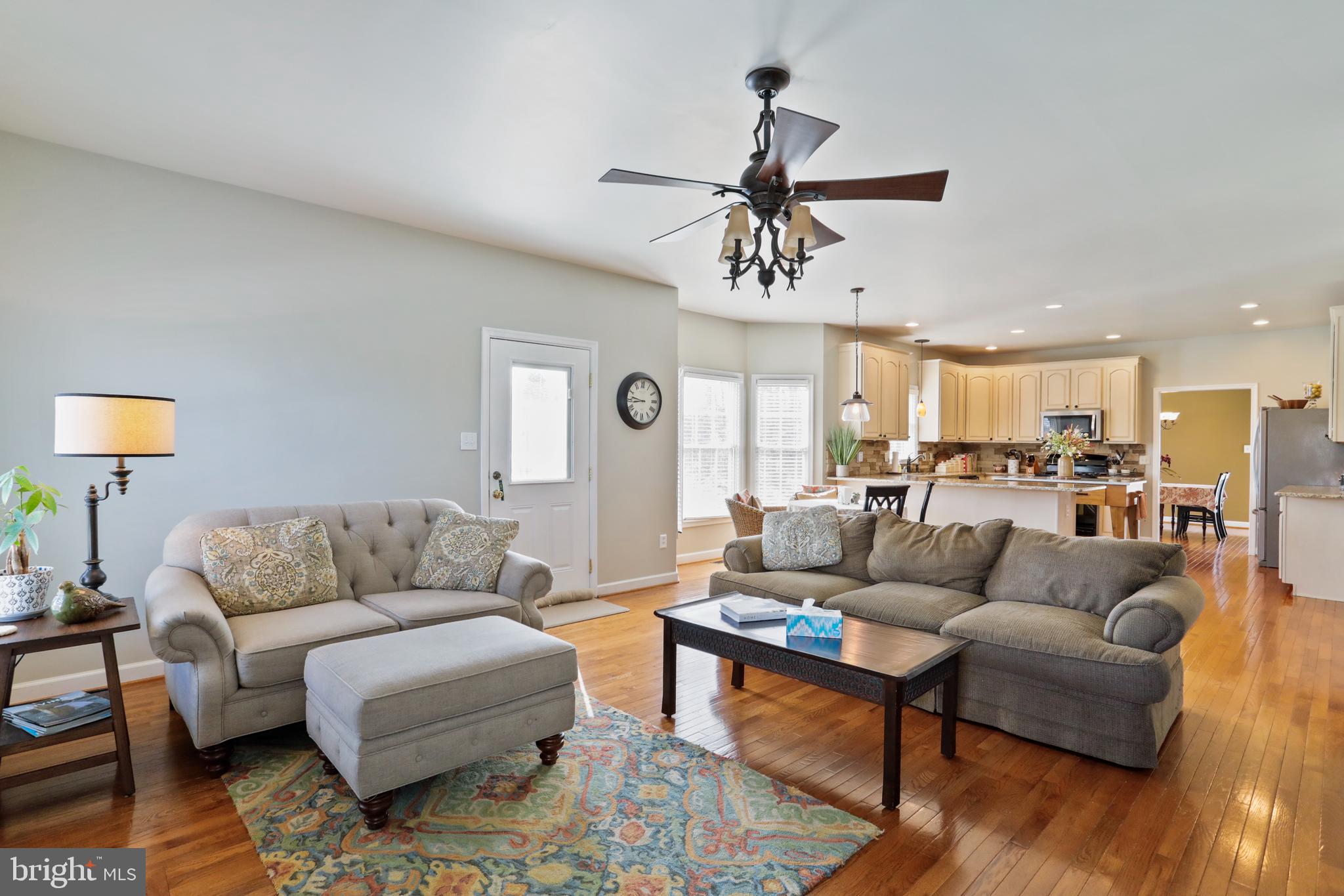 FREEZELAND MANOR - Residential