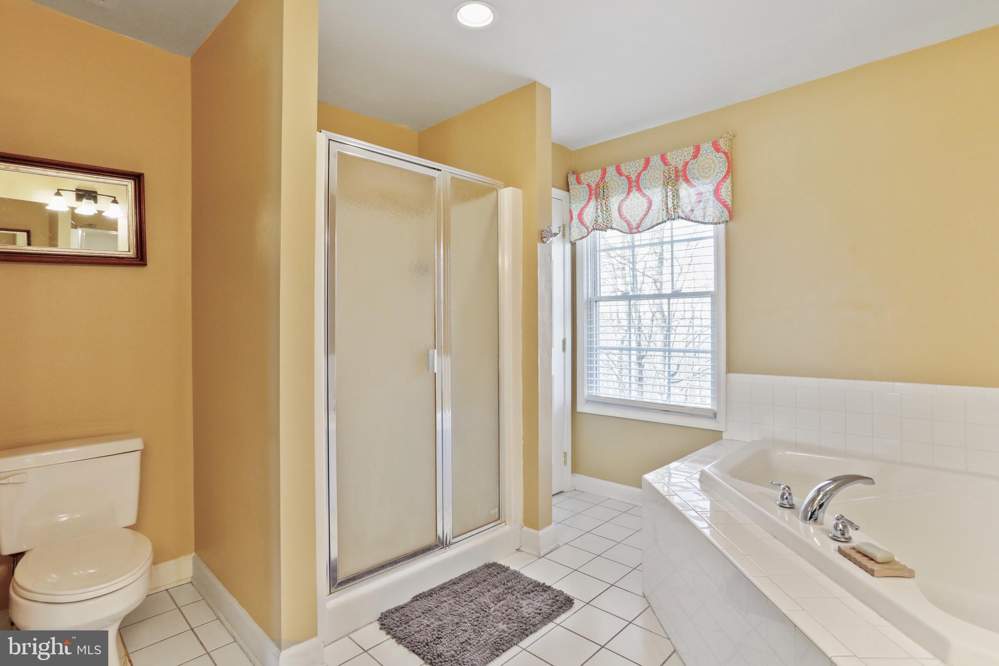 FREEZELAND MANOR - Residential