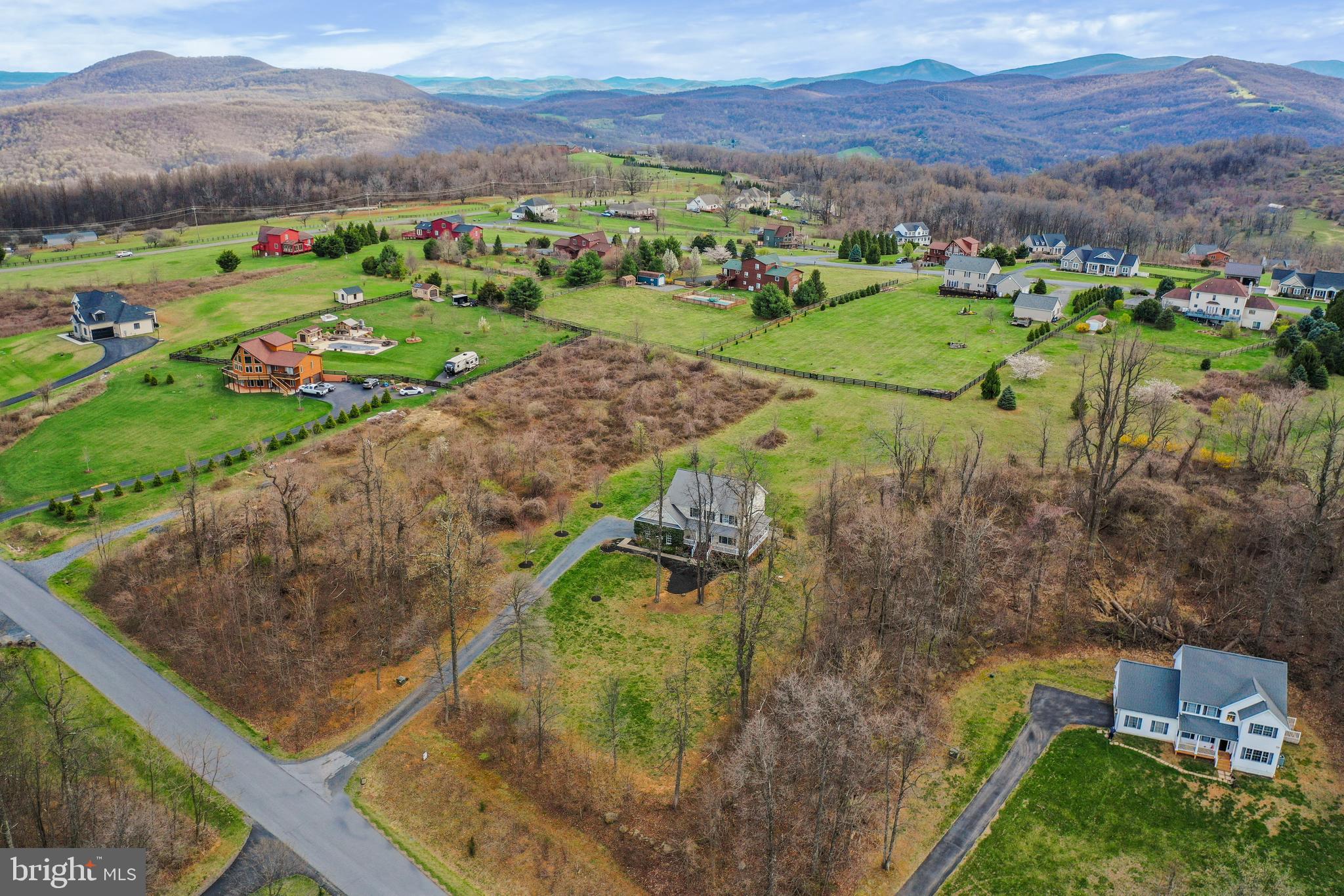 FREEZELAND MANOR - Residential