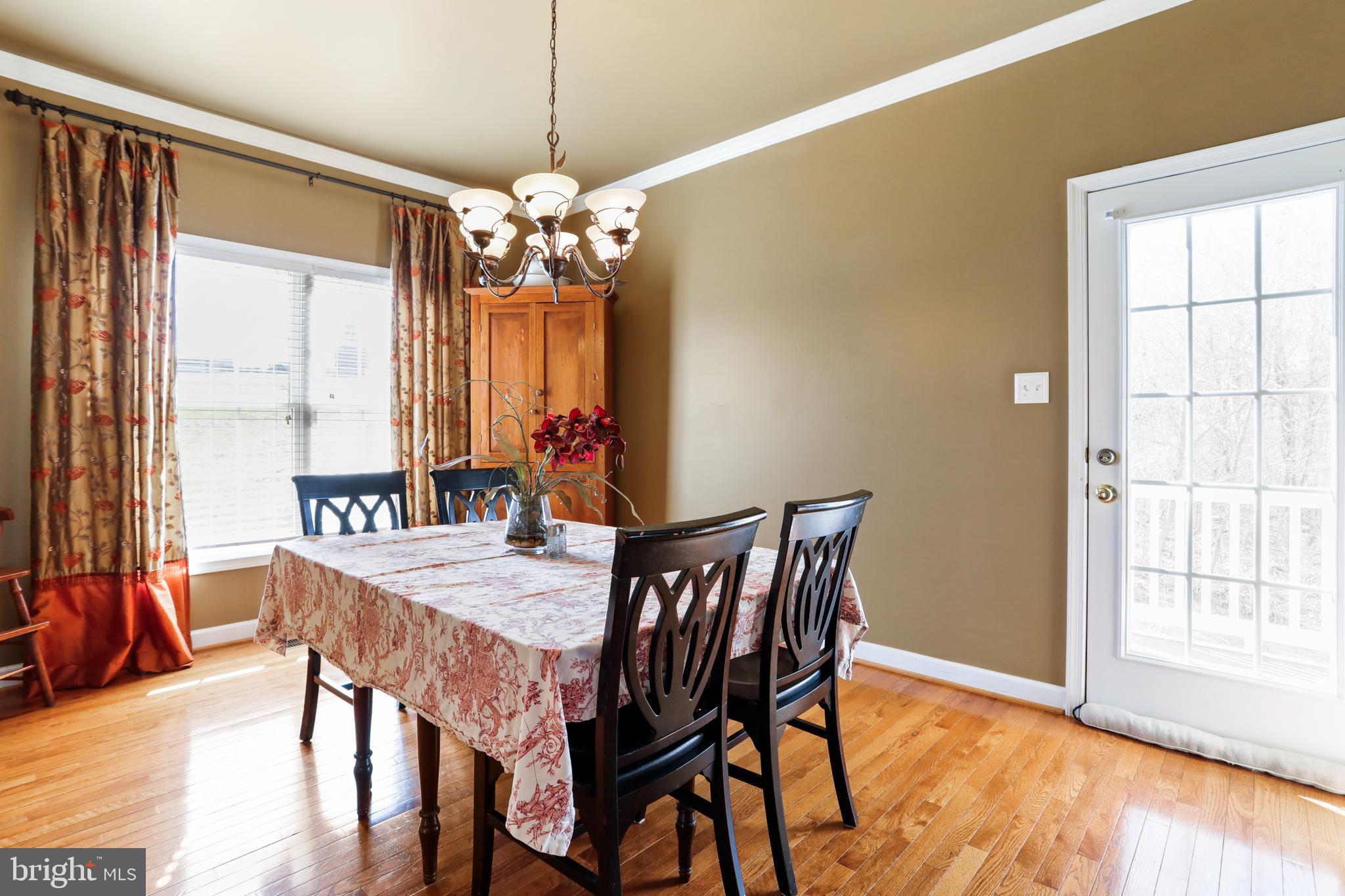 FREEZELAND MANOR - Residential