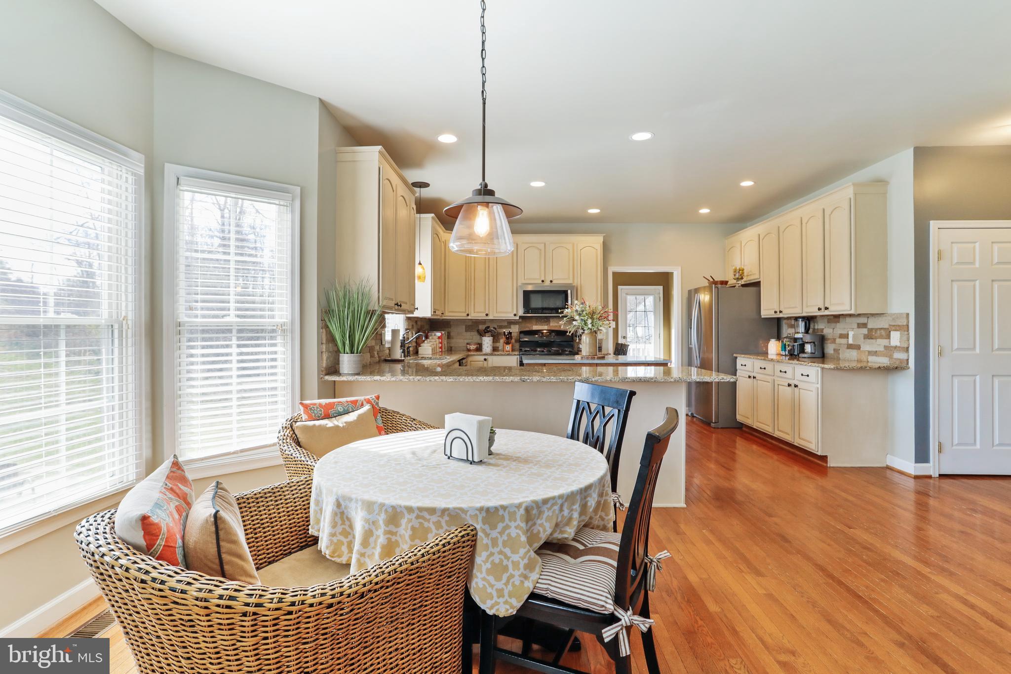 FREEZELAND MANOR - Residential