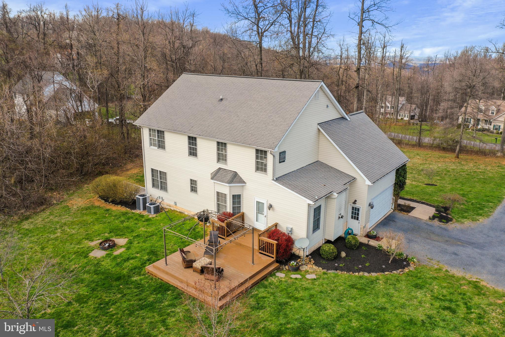 FREEZELAND MANOR - Residential