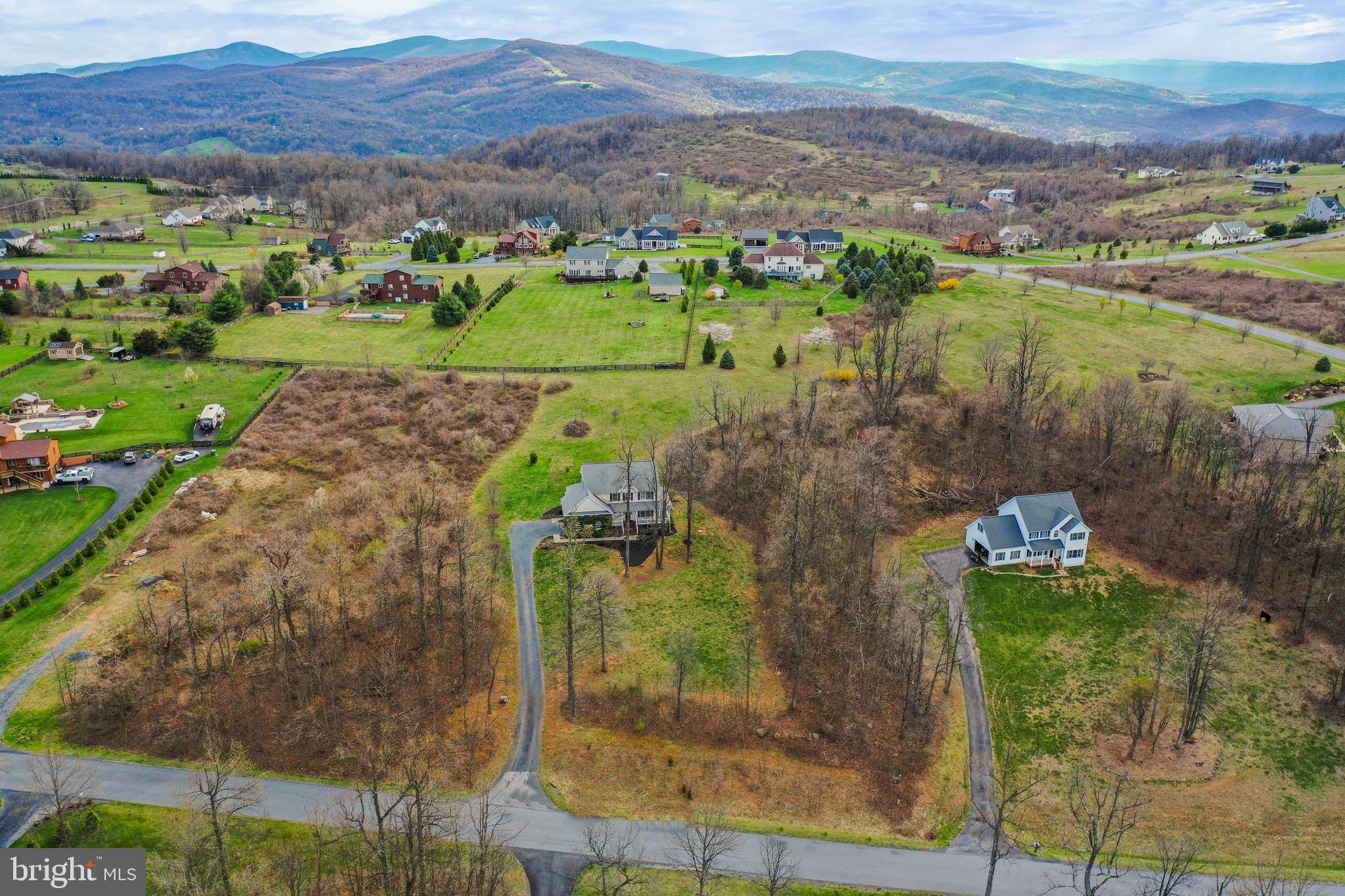 FREEZELAND MANOR - Residential