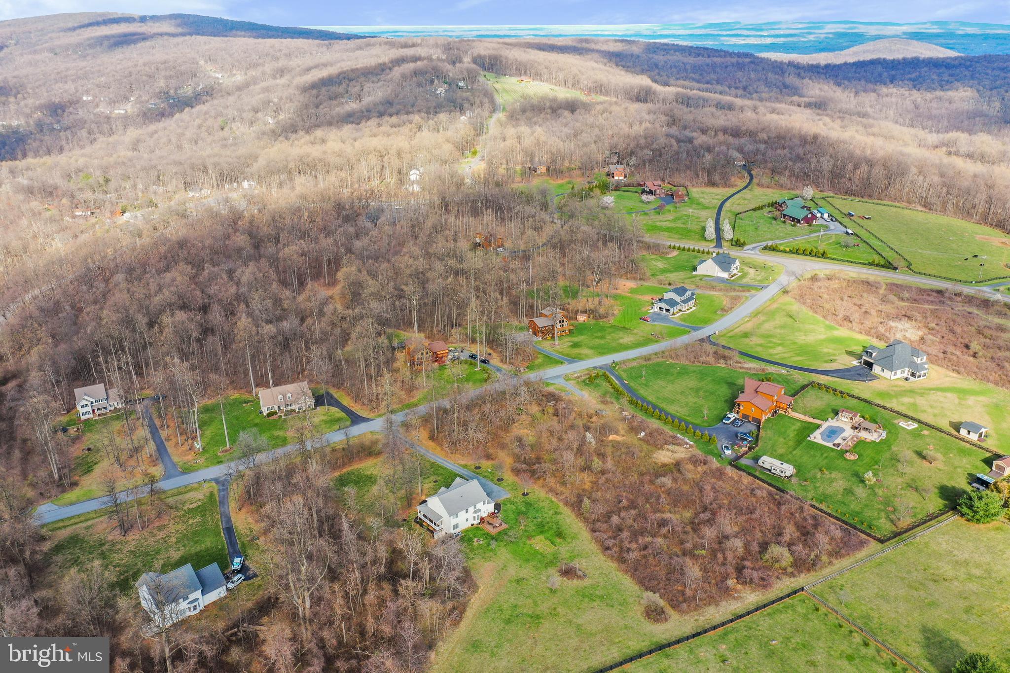 FREEZELAND MANOR - Residential