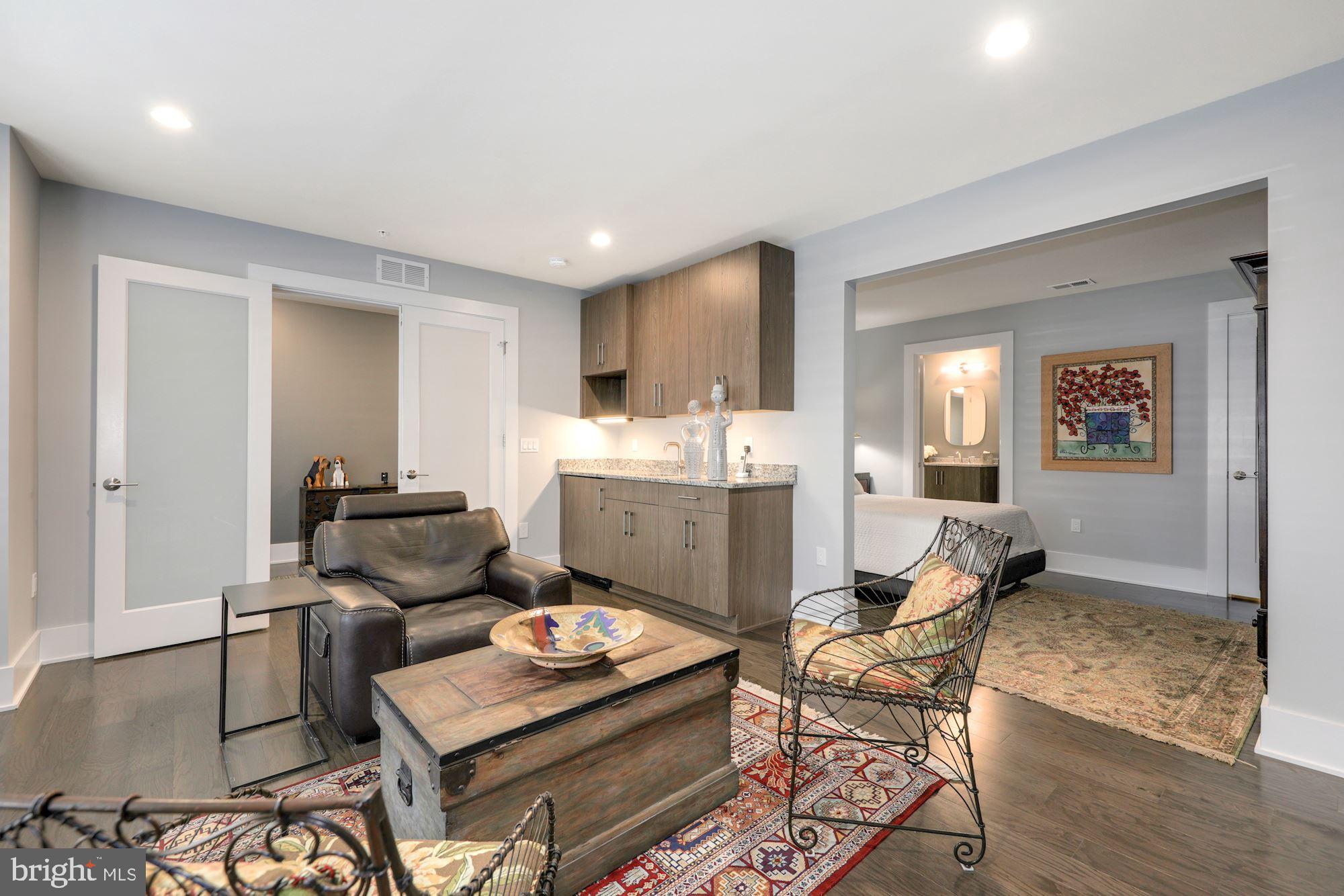 GROSVENOR HEIGHTS - Residential