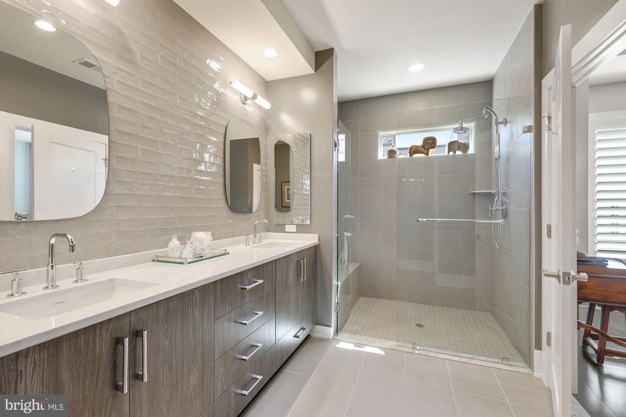 GROSVENOR HEIGHTS - Residential