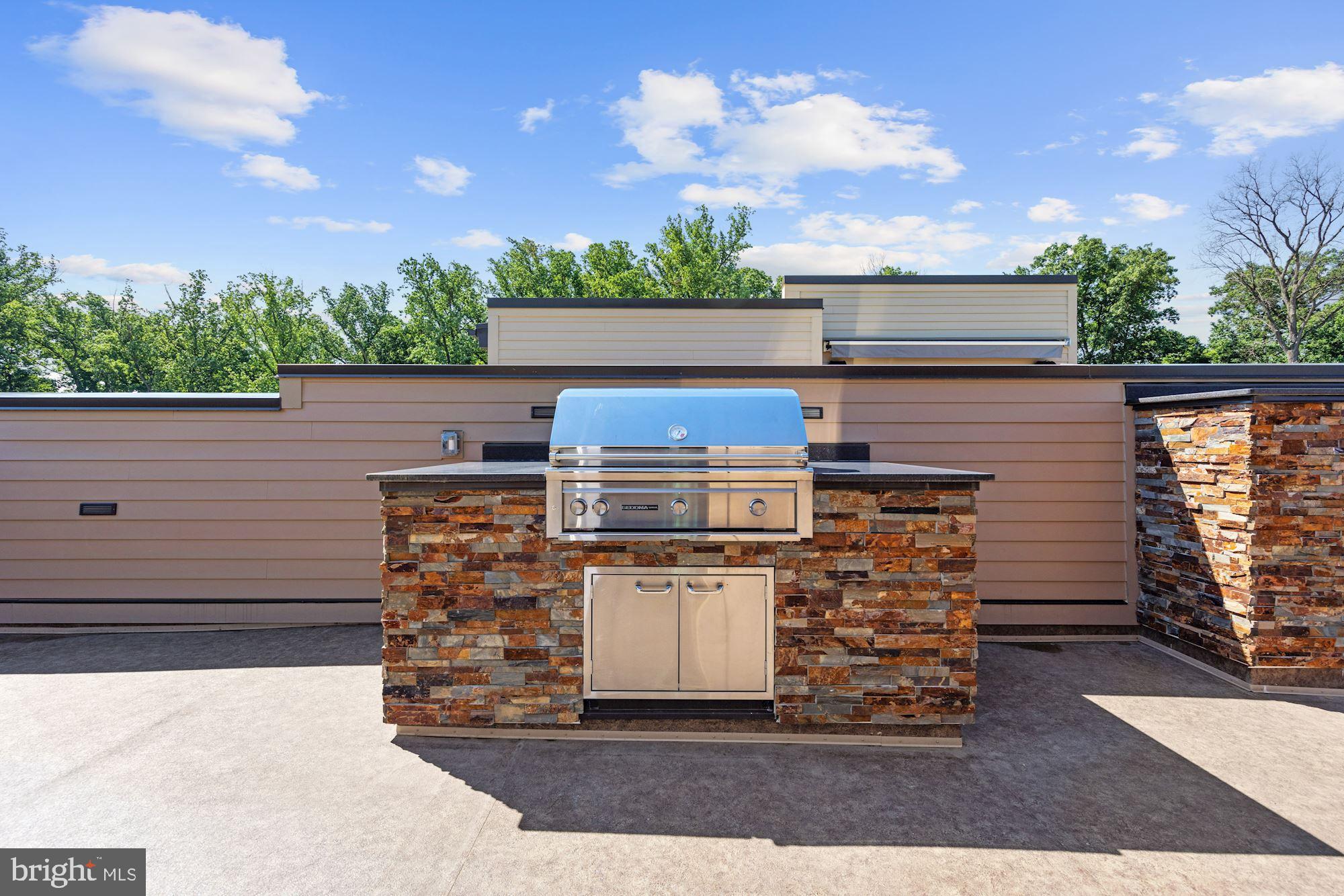 GROSVENOR HEIGHTS - Residential