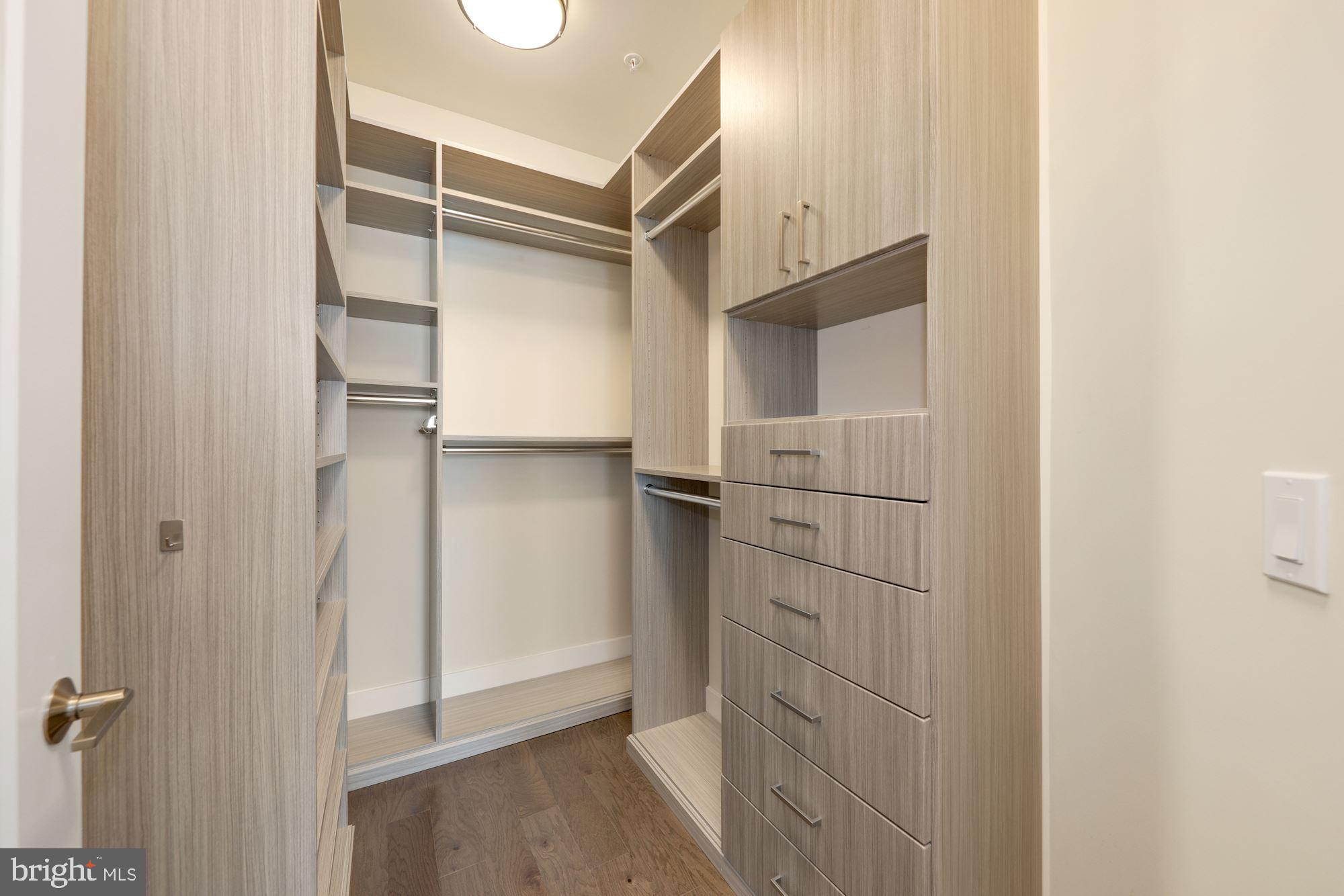 GROSVENOR HEIGHTS - Residential