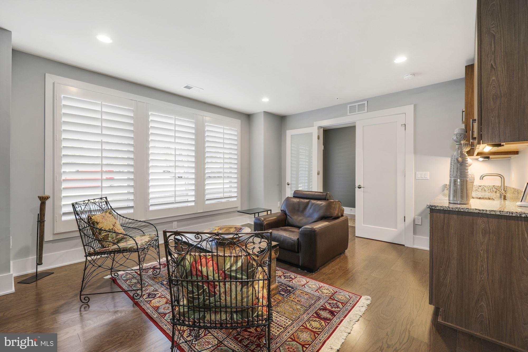 GROSVENOR HEIGHTS - Residential