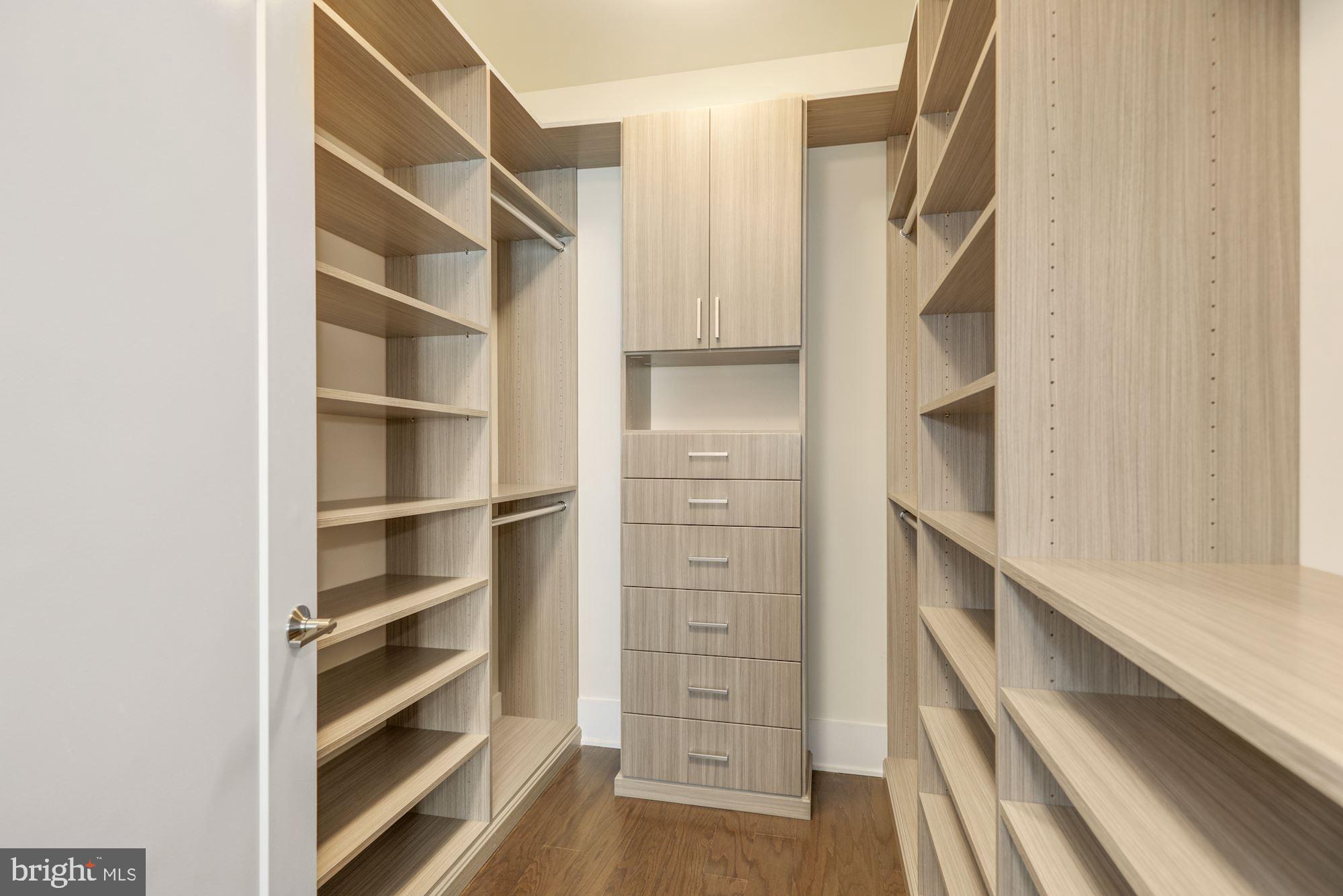 GROSVENOR HEIGHTS - Residential