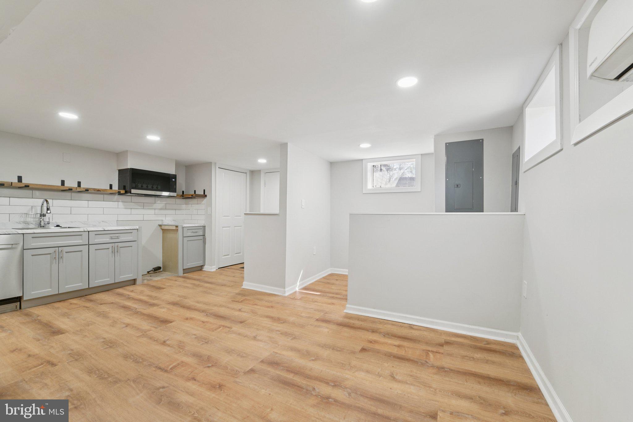 RAMBLEWOOD - Residential