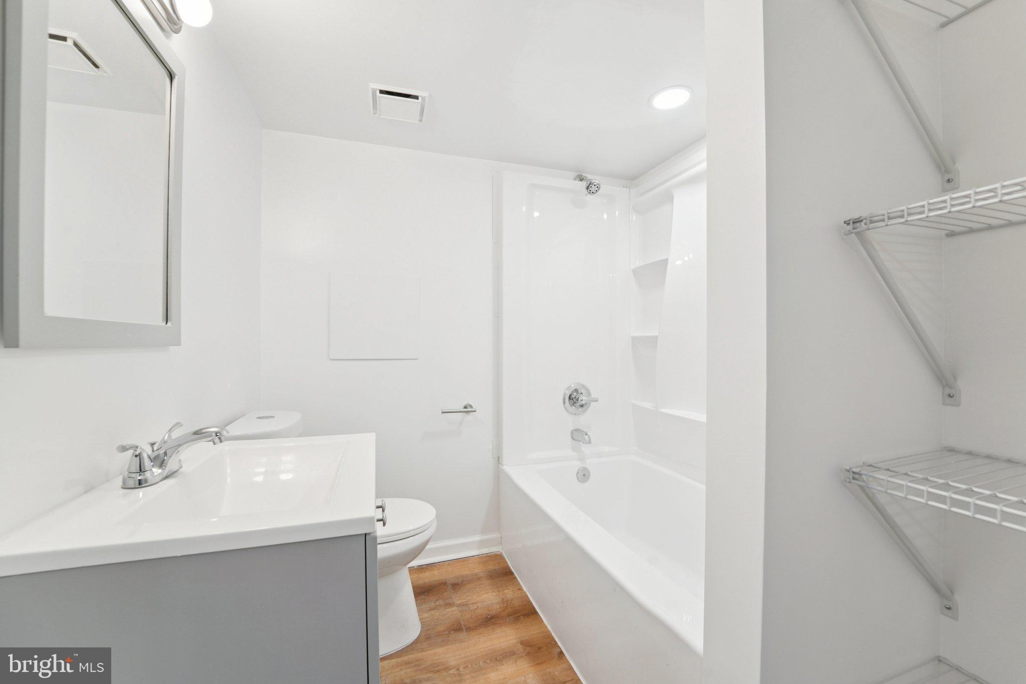 RAMBLEWOOD - Residential